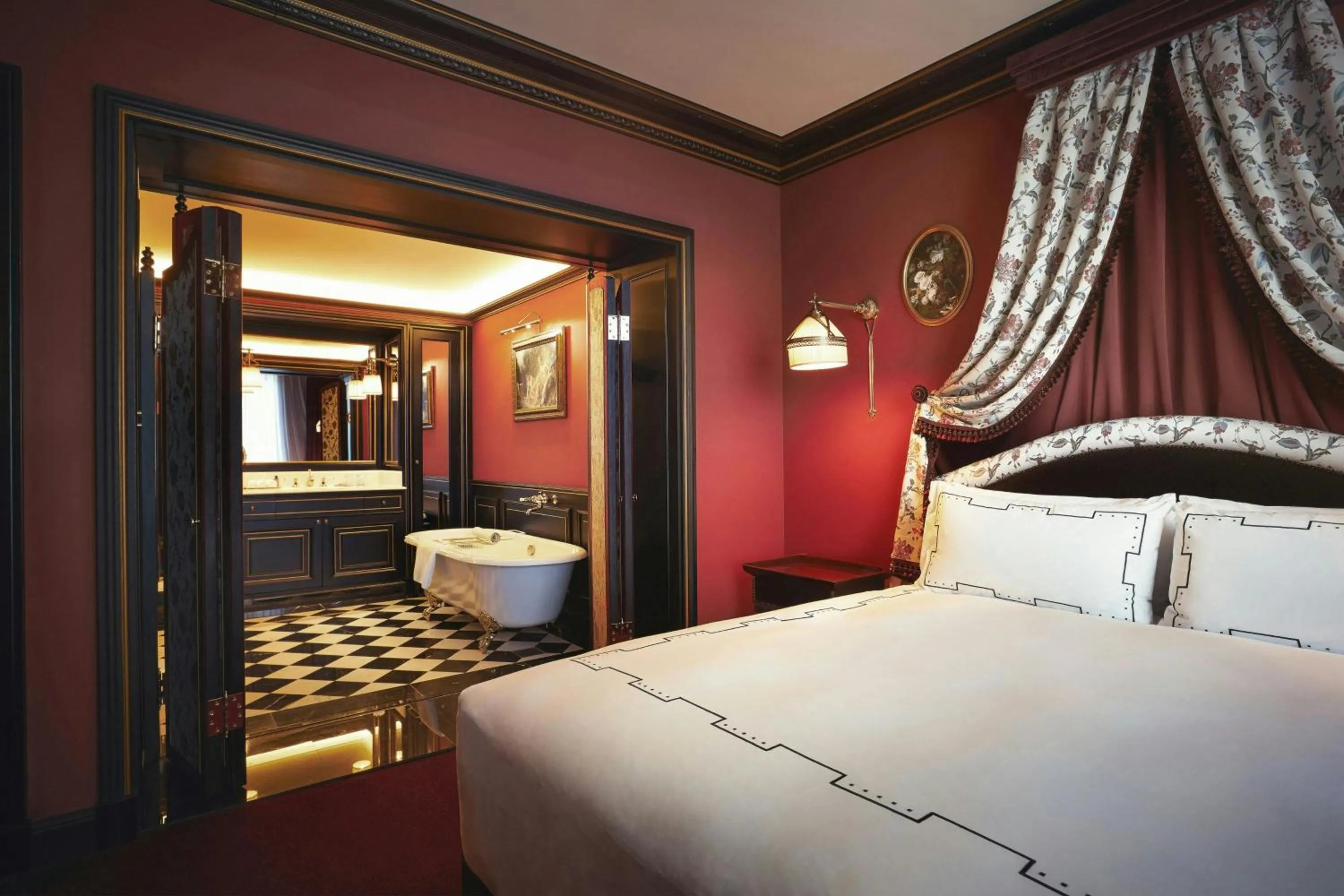 Photo of the whole room, Bed in L’Escape, a Luxury Collection Hotel, Seoul Myeongdong