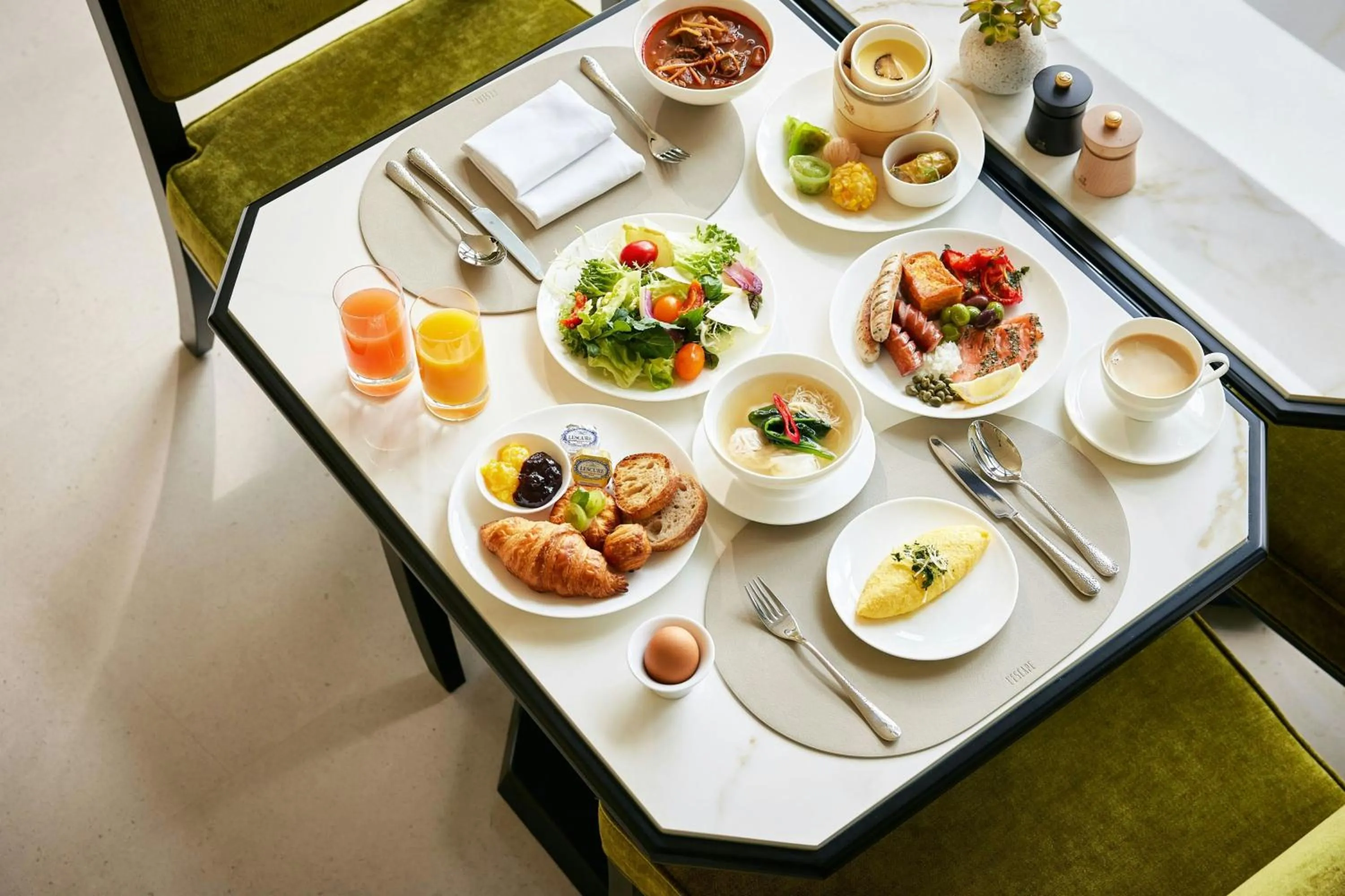 Breakfast in L’Escape, a Luxury Collection Hotel, Seoul Myeongdong