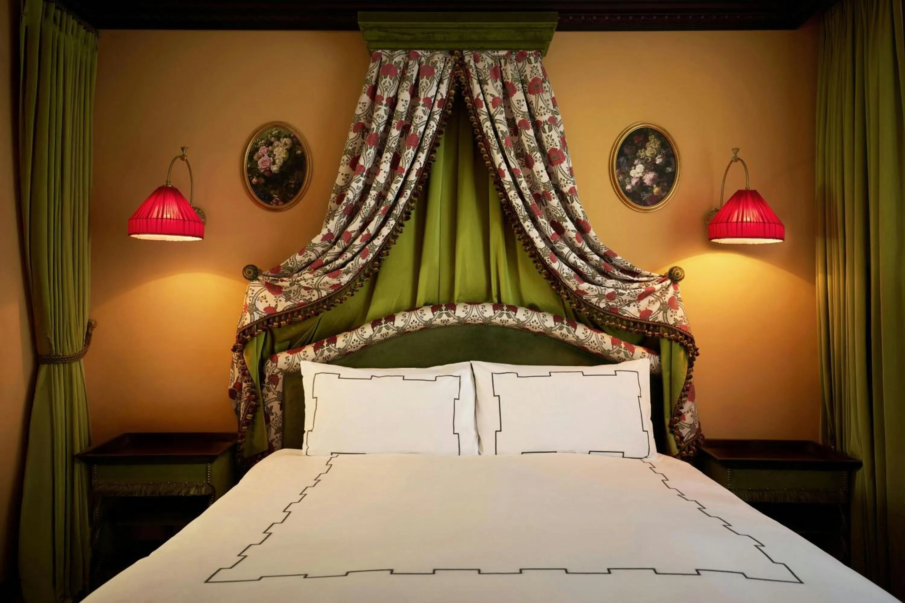 Photo of the whole room, Bed in L’Escape, a Luxury Collection Hotel, Seoul Myeongdong