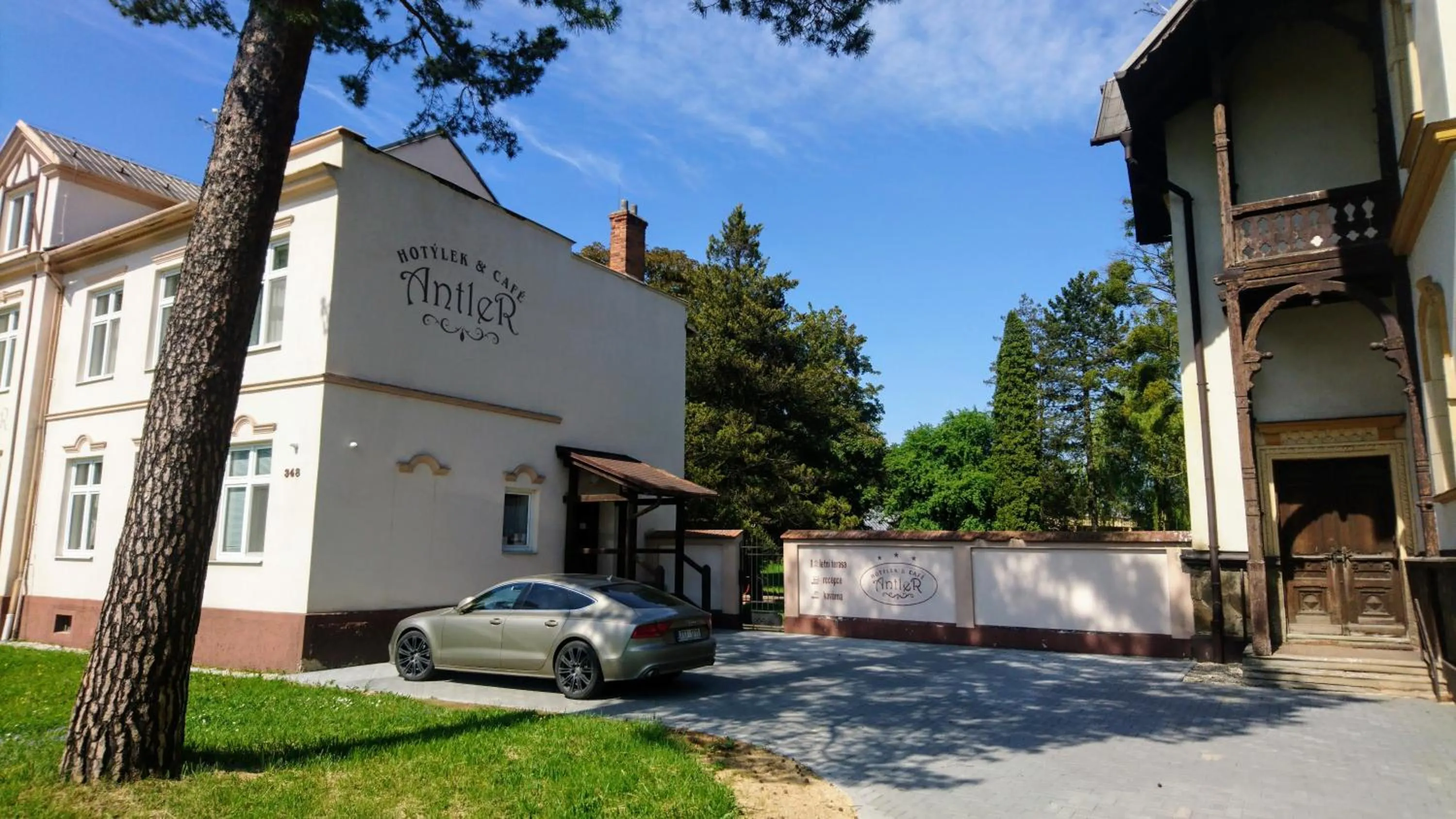 Property building in Hotel Antler