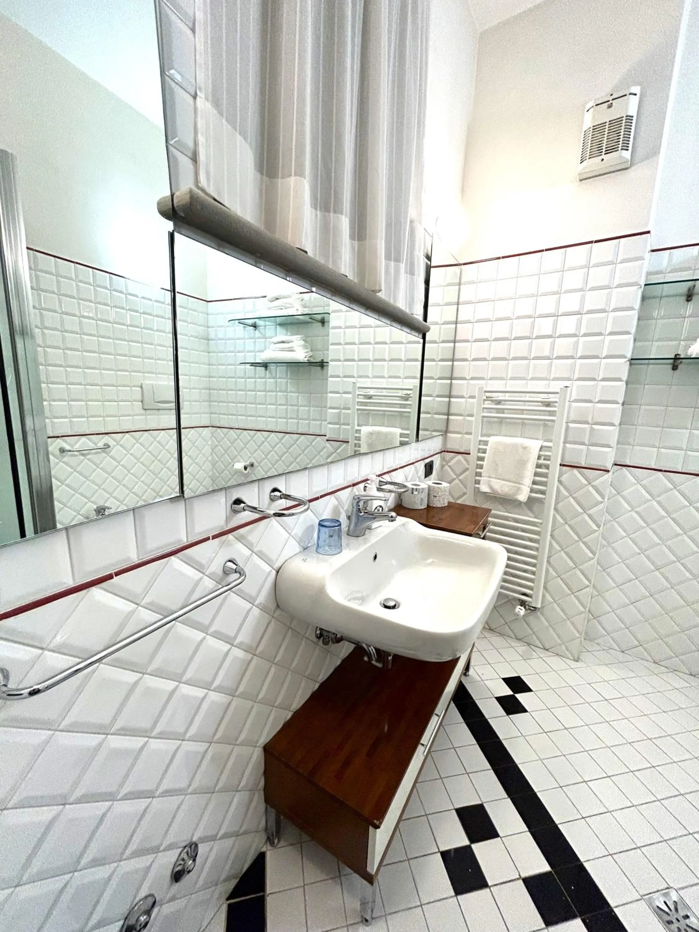 Bathroom in La Corte Del Re Suite & Rooms Arezzo