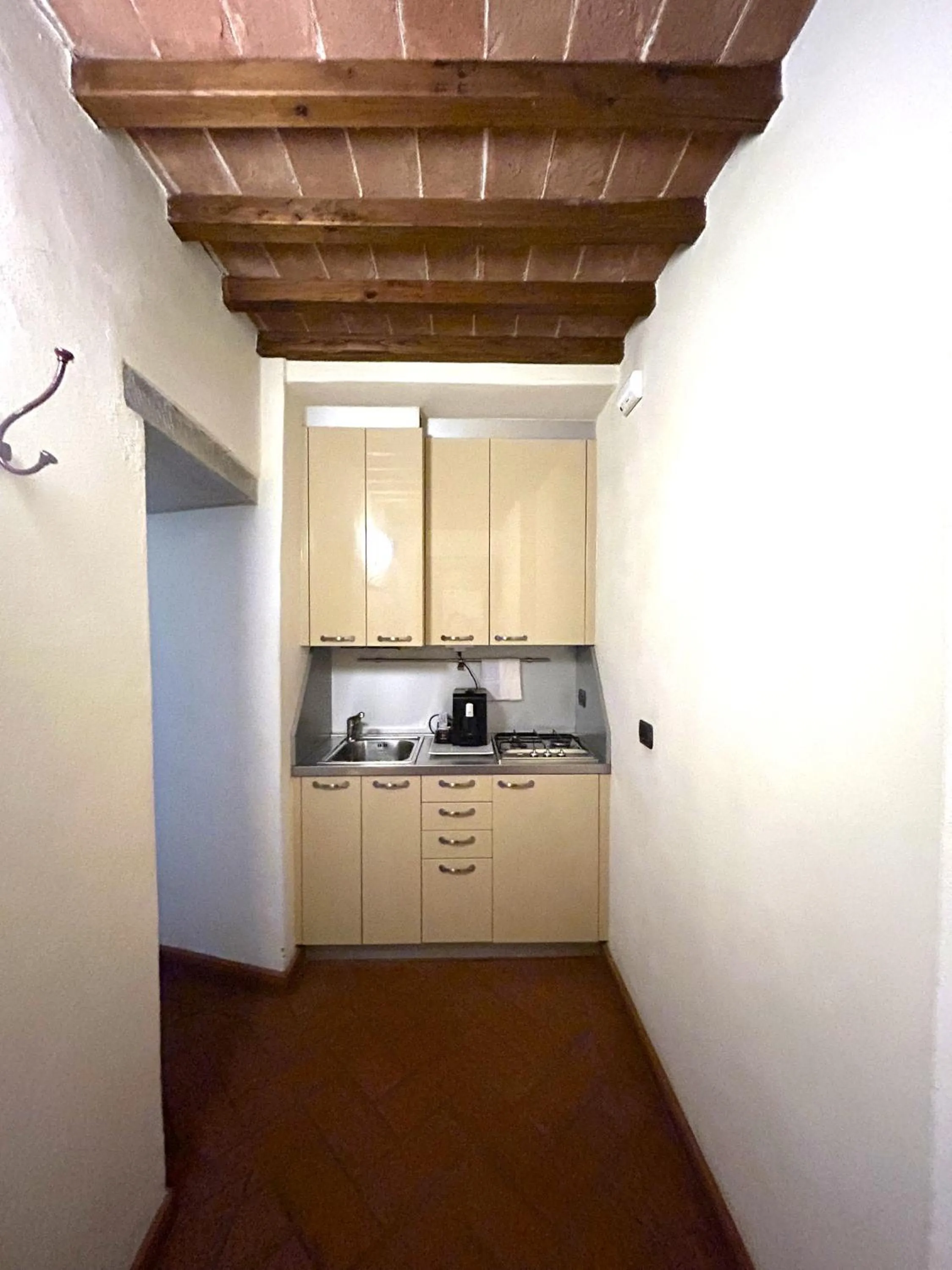 Kitchen or kitchenette in La Corte Del Re Suite & Rooms Arezzo