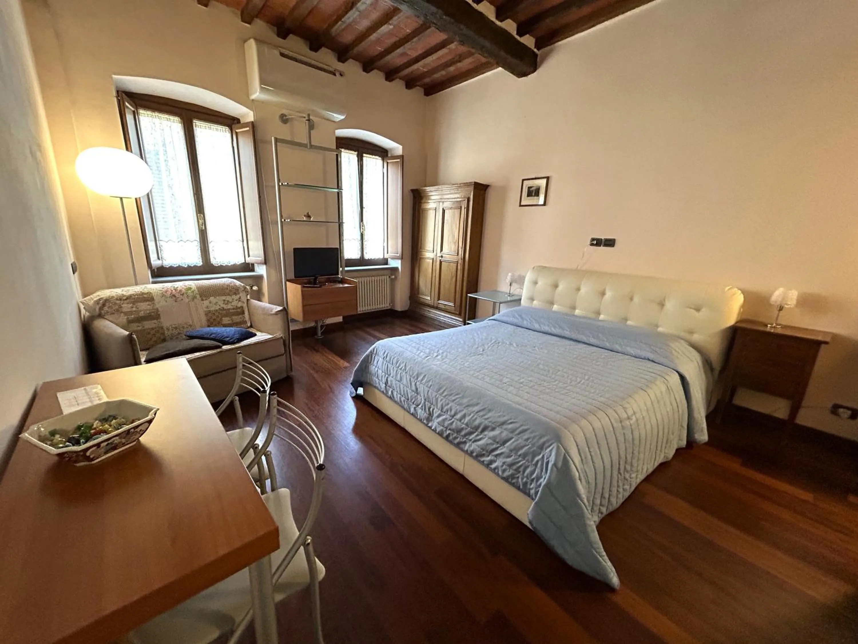 Bedroom, Bed in La Corte Del Re Suite & Rooms Arezzo