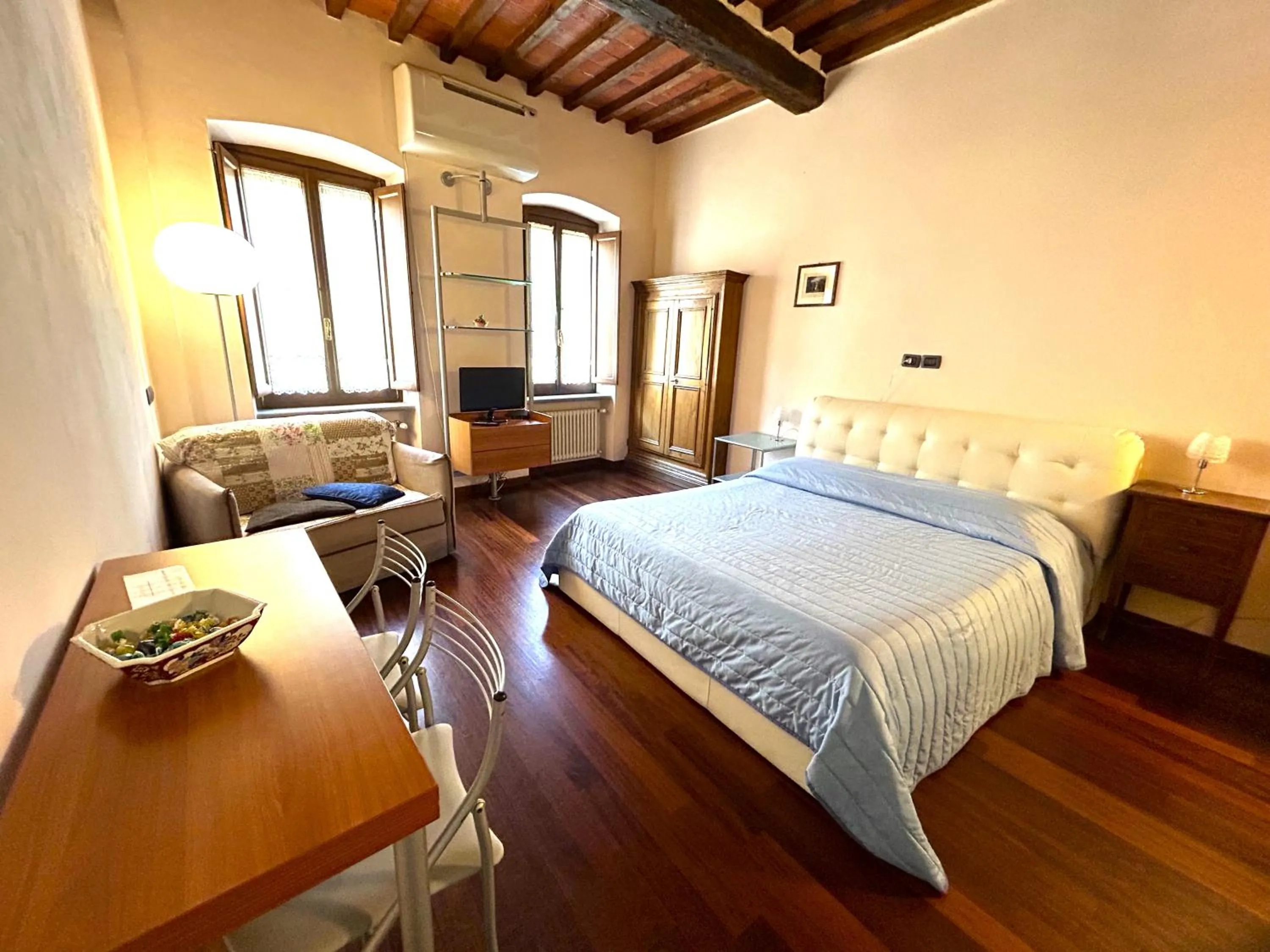 Bedroom, Bed in La Corte Del Re Suite & Rooms Arezzo