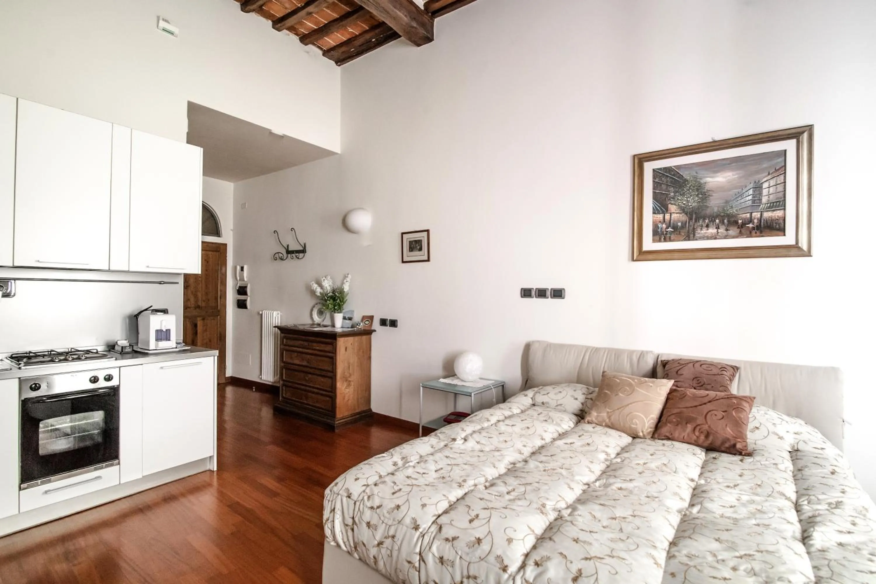 Kitchen or kitchenette in La Corte Del Re Suite & Rooms Arezzo