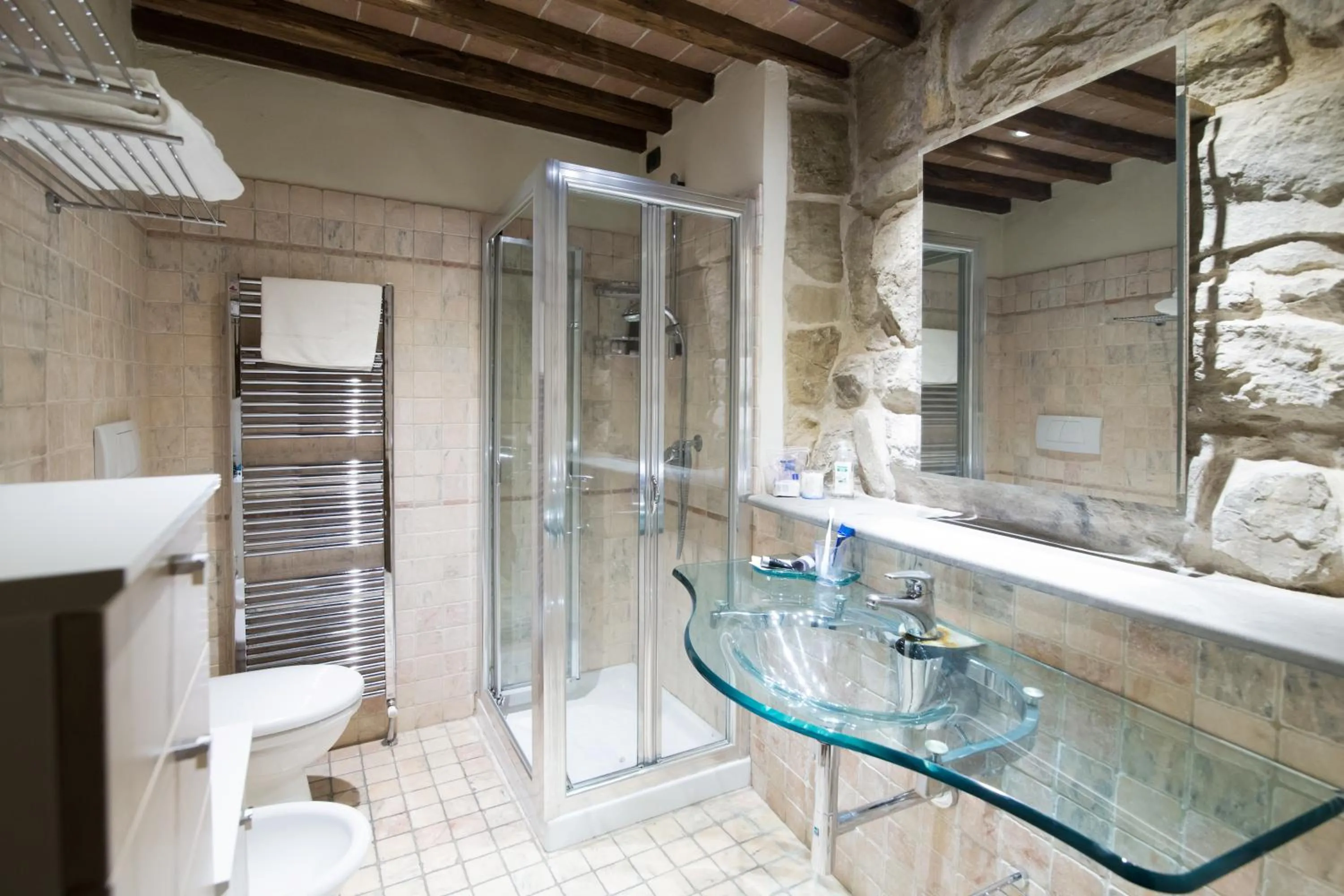 Bathroom in La Corte Del Re Suite & Rooms Arezzo