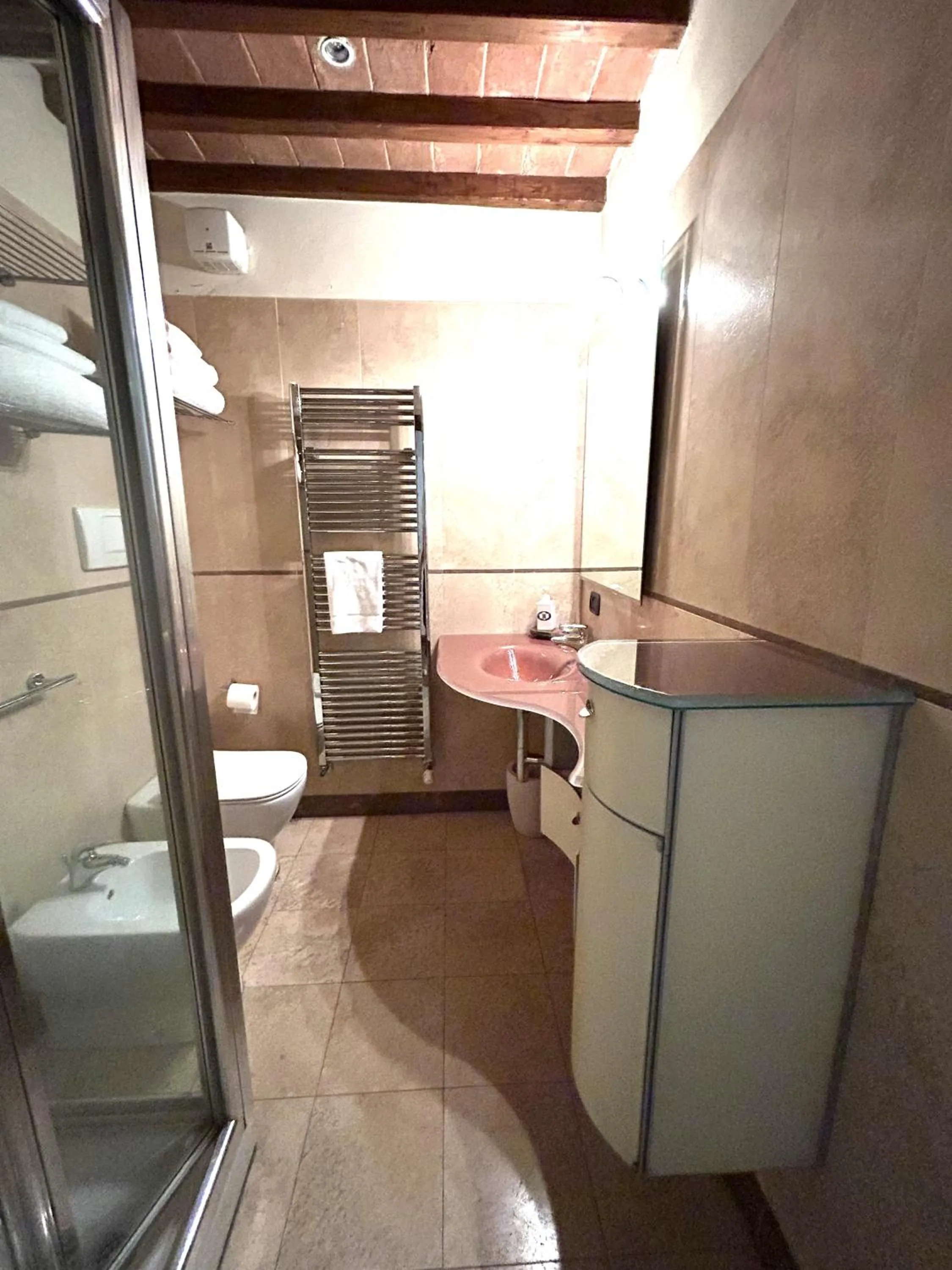 Bathroom in La Corte Del Re Suite & Rooms Arezzo