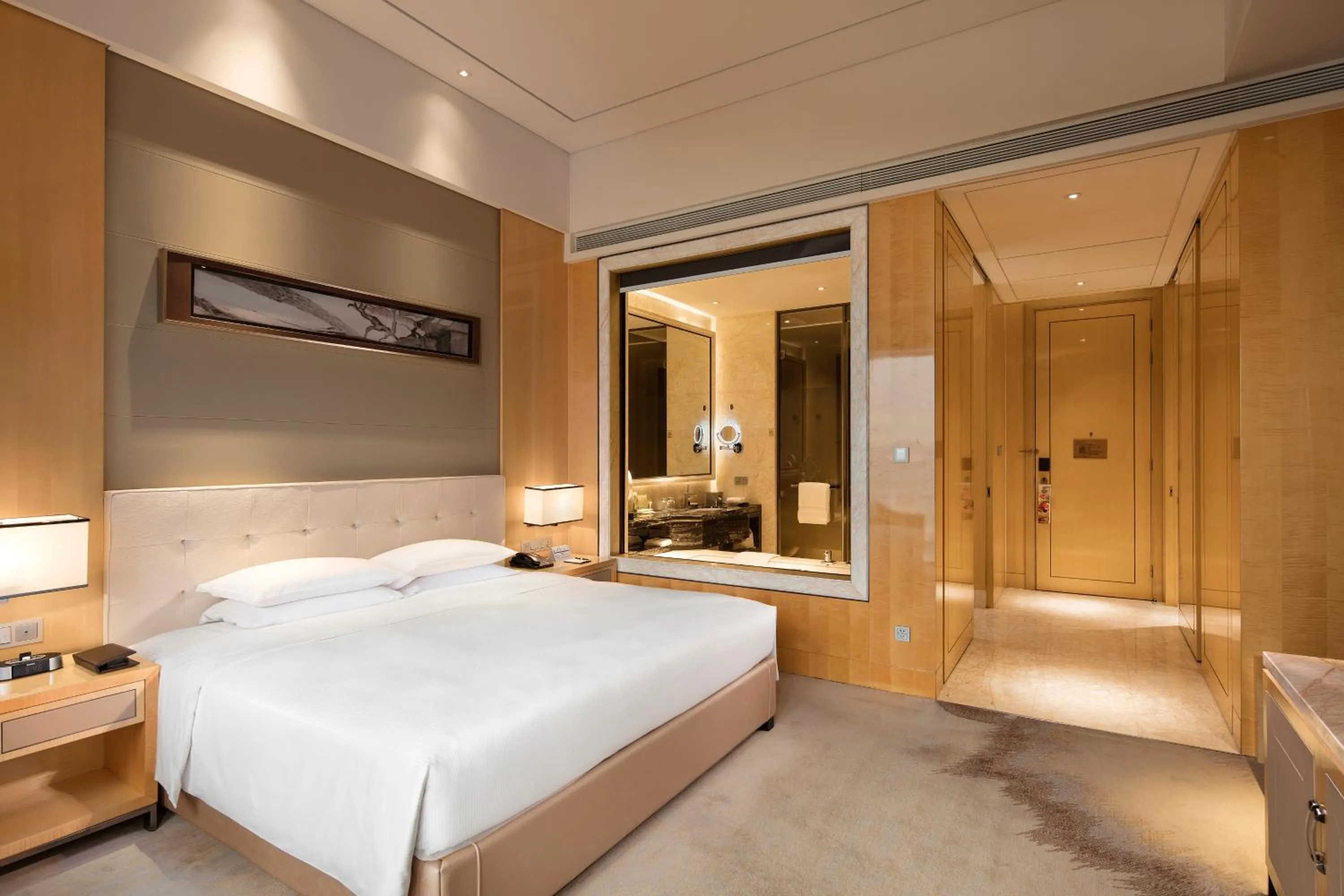 Photo of the whole room, Bed in Hilton Dalian