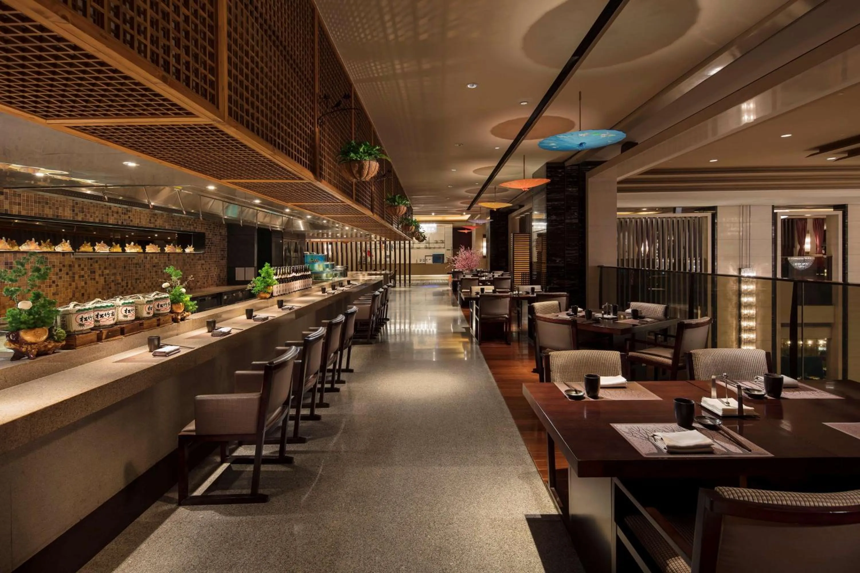 Restaurant/places to eat in Hilton Dalian