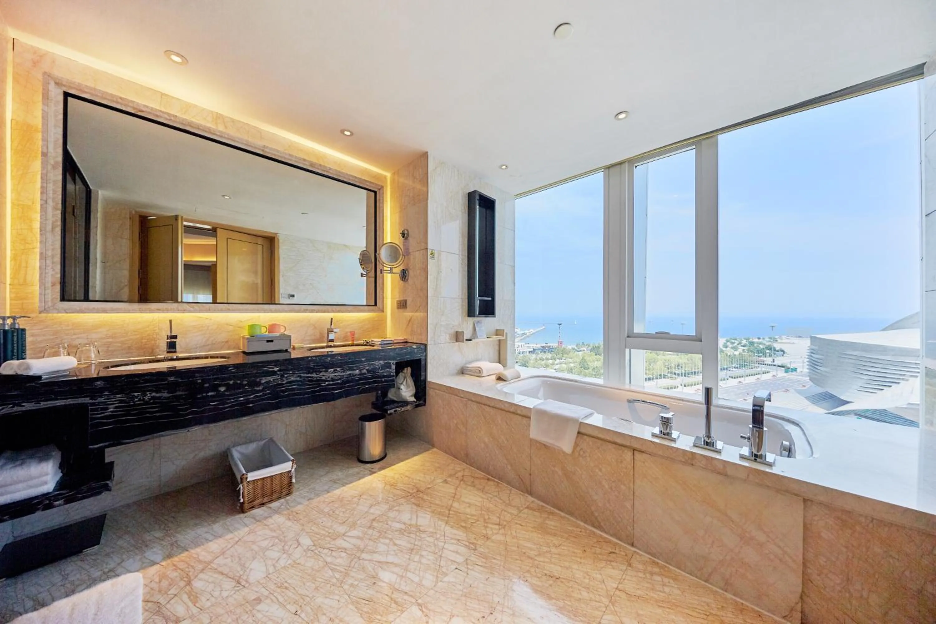 Property building in Hilton Dalian