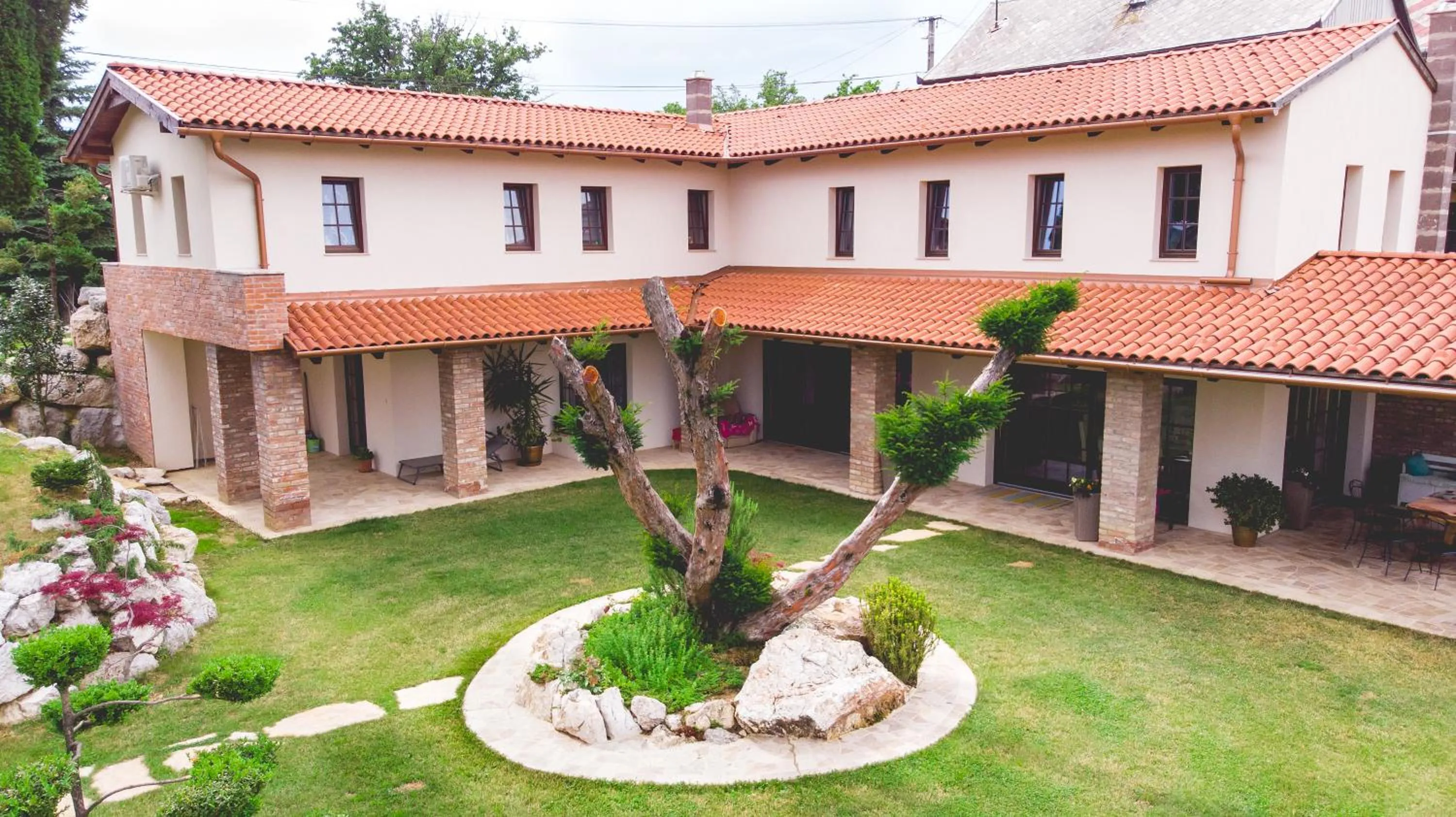 Villa Garden