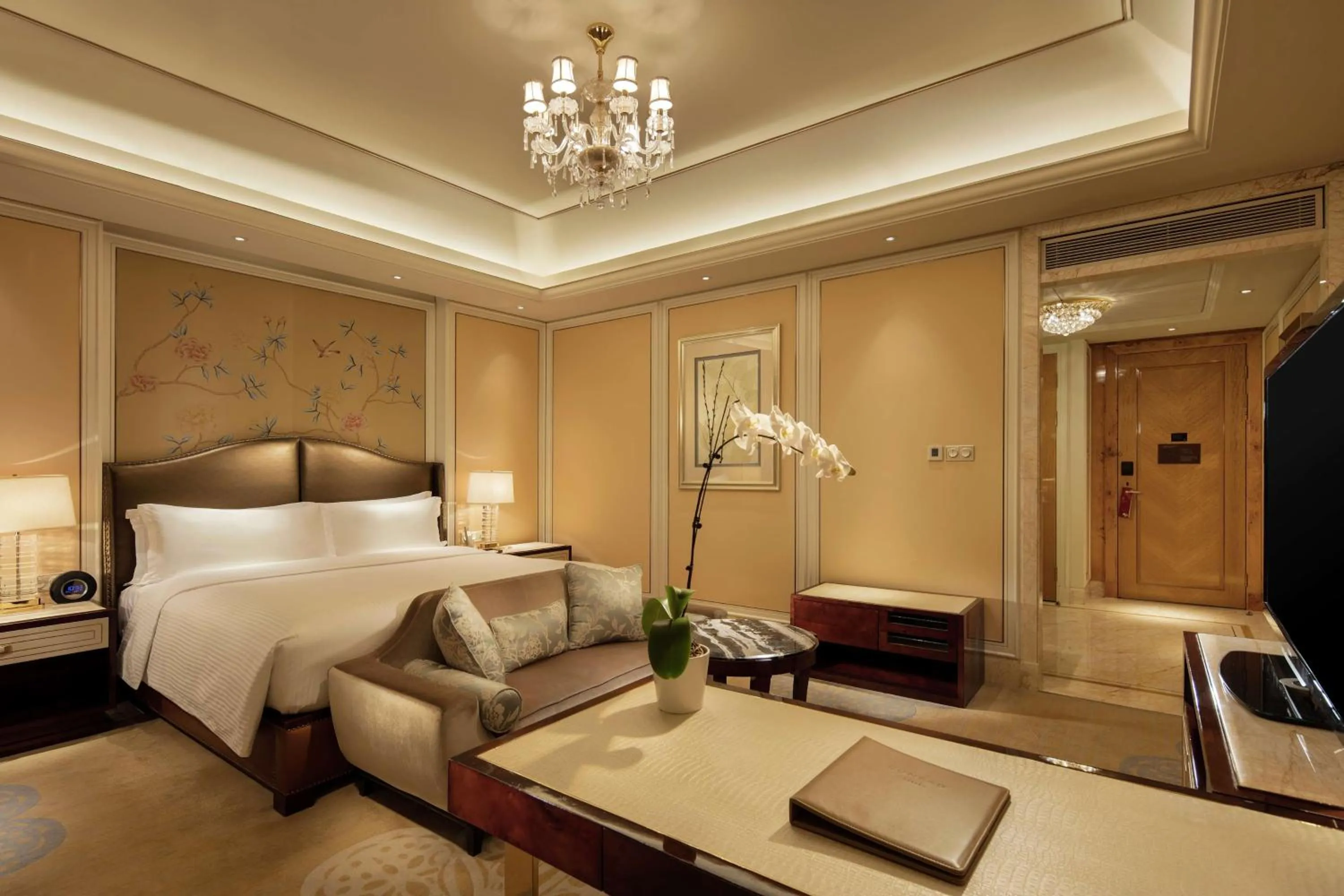 Bedroom, Bed in Conrad Dalian