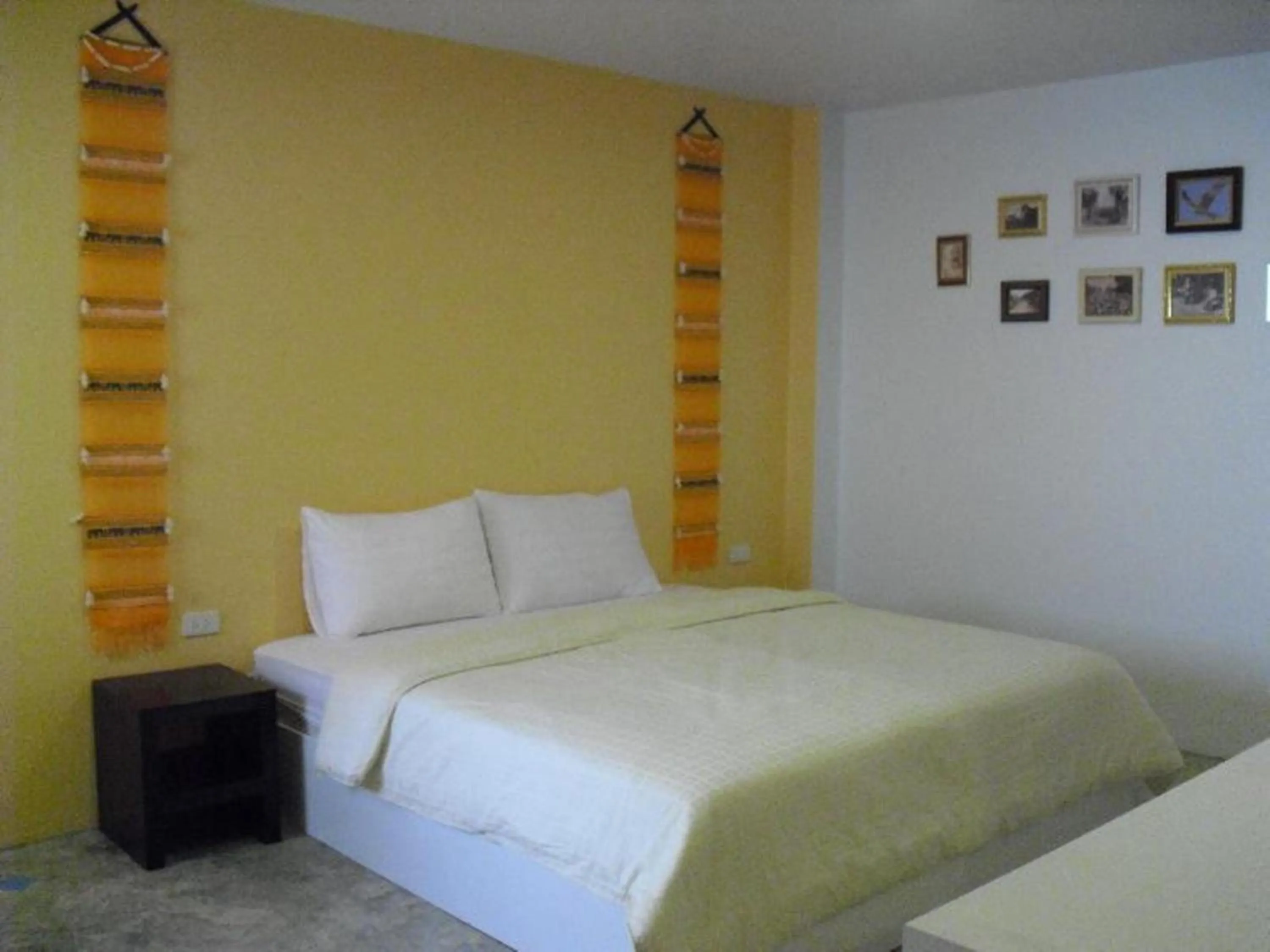 Bed in Dozy Lamoon House