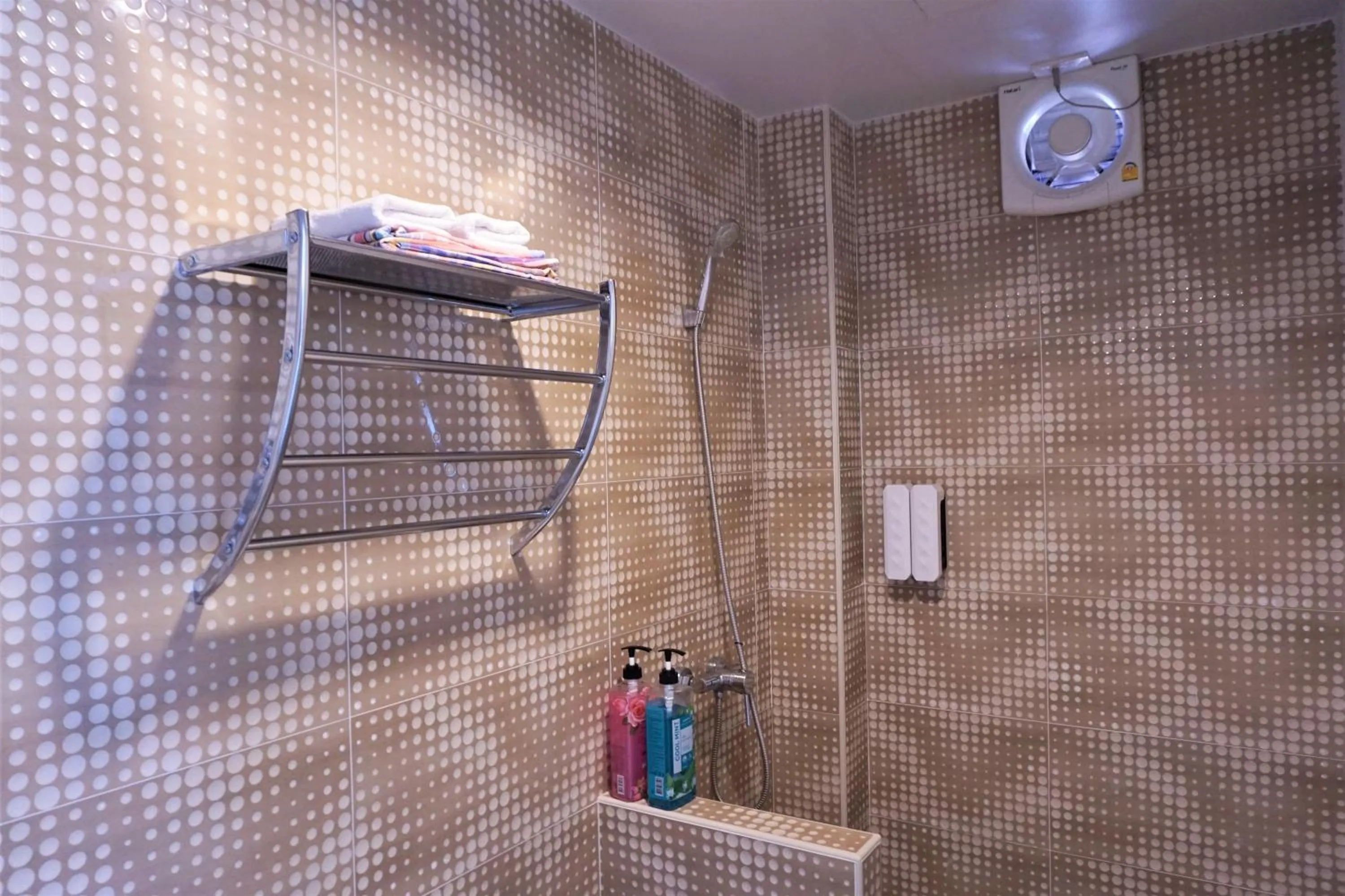 Bathroom in Dozy Lamoon House