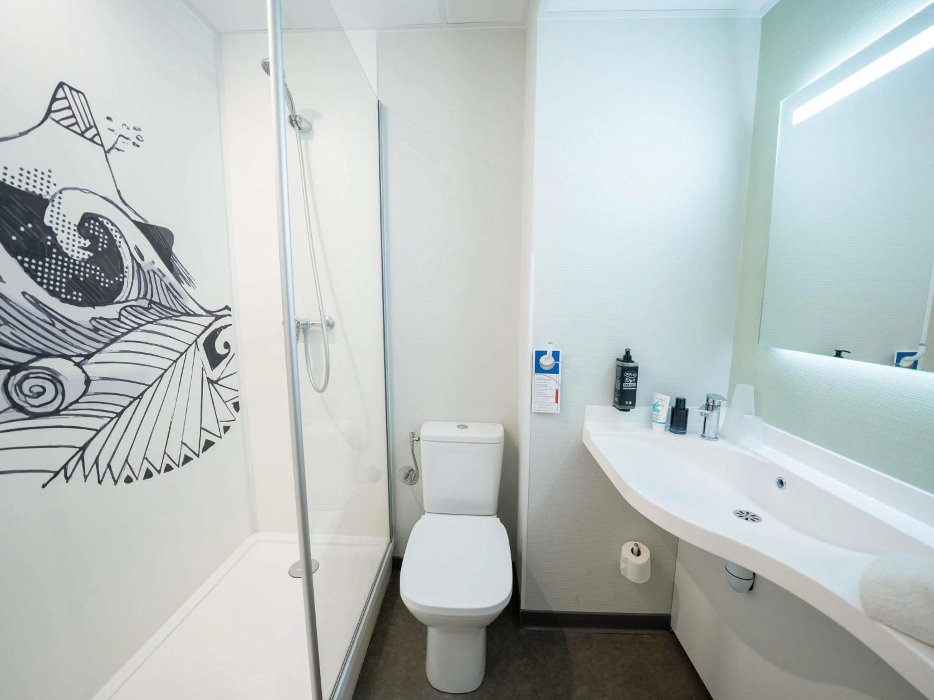 Bedroom in ibis budget Narbonne Est