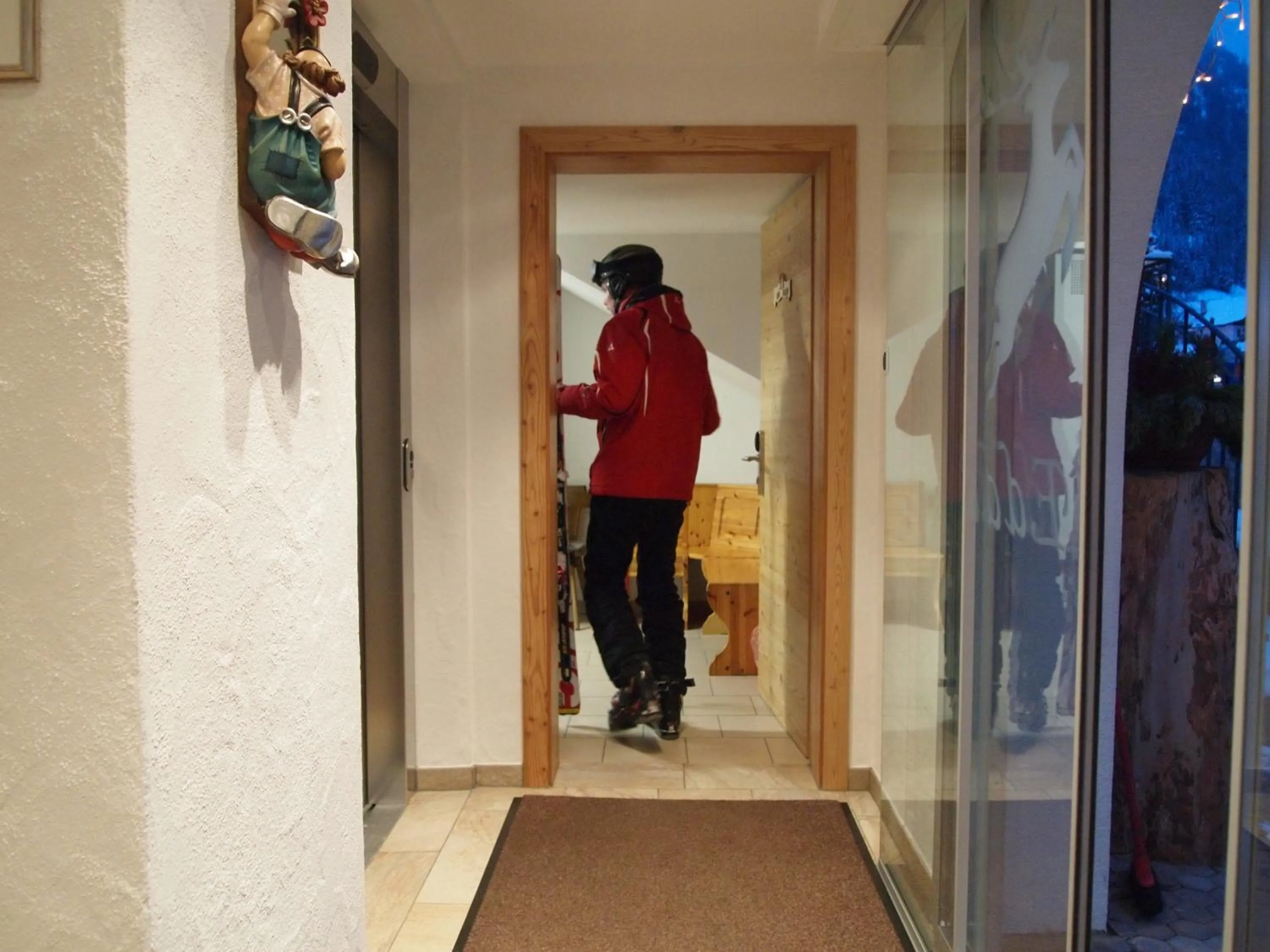 Skiing in Hotel Edda