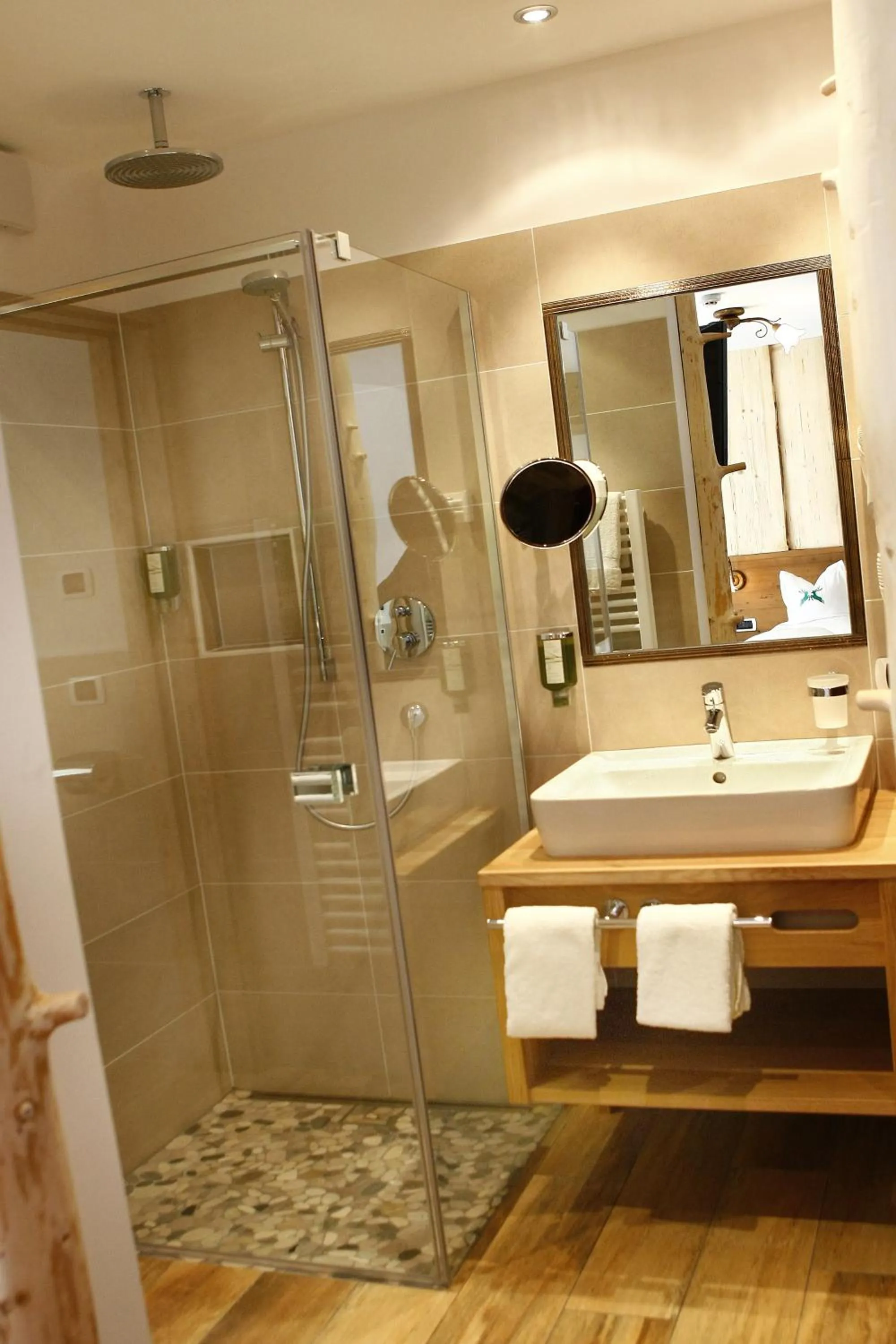 Shower in Hotel Edda