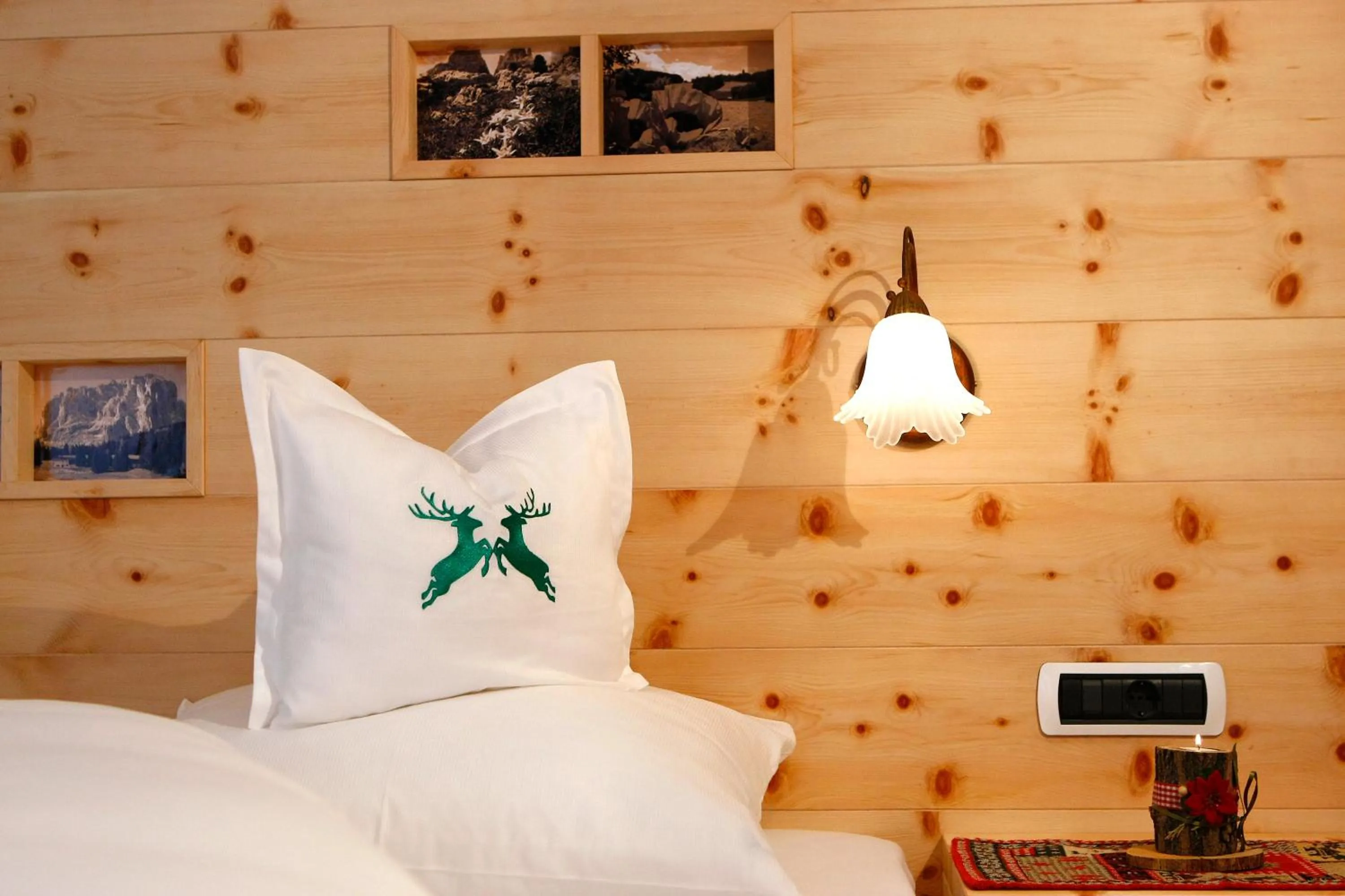 Bedroom, Bed in Hotel Edda