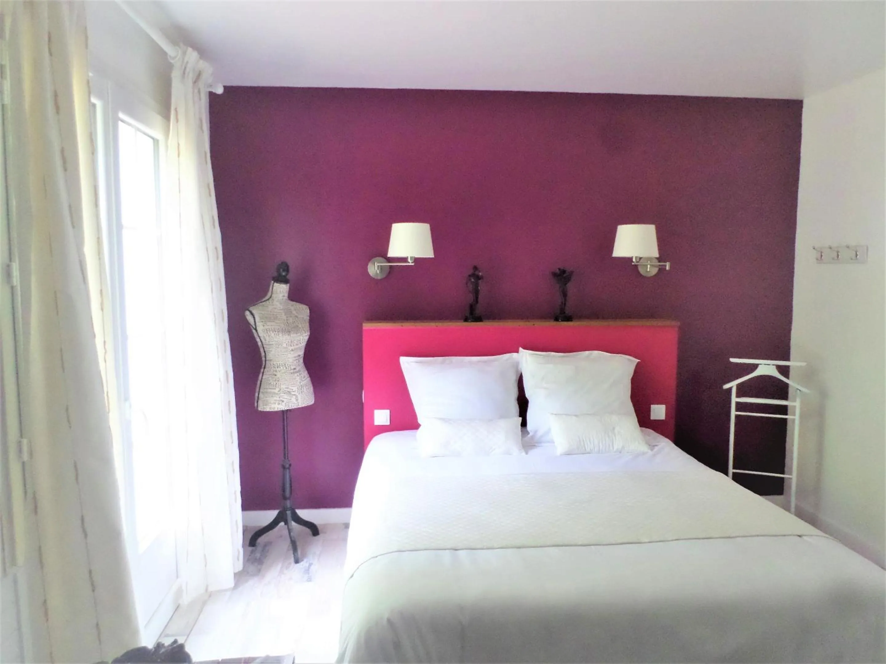 Bedroom, Bed in La Folie