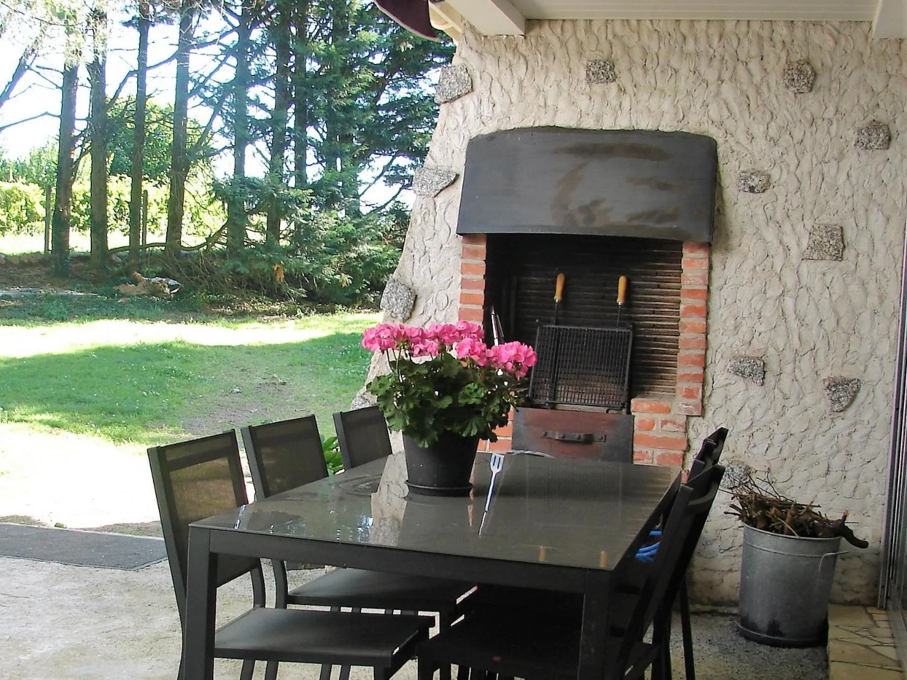 Property building in La Folie