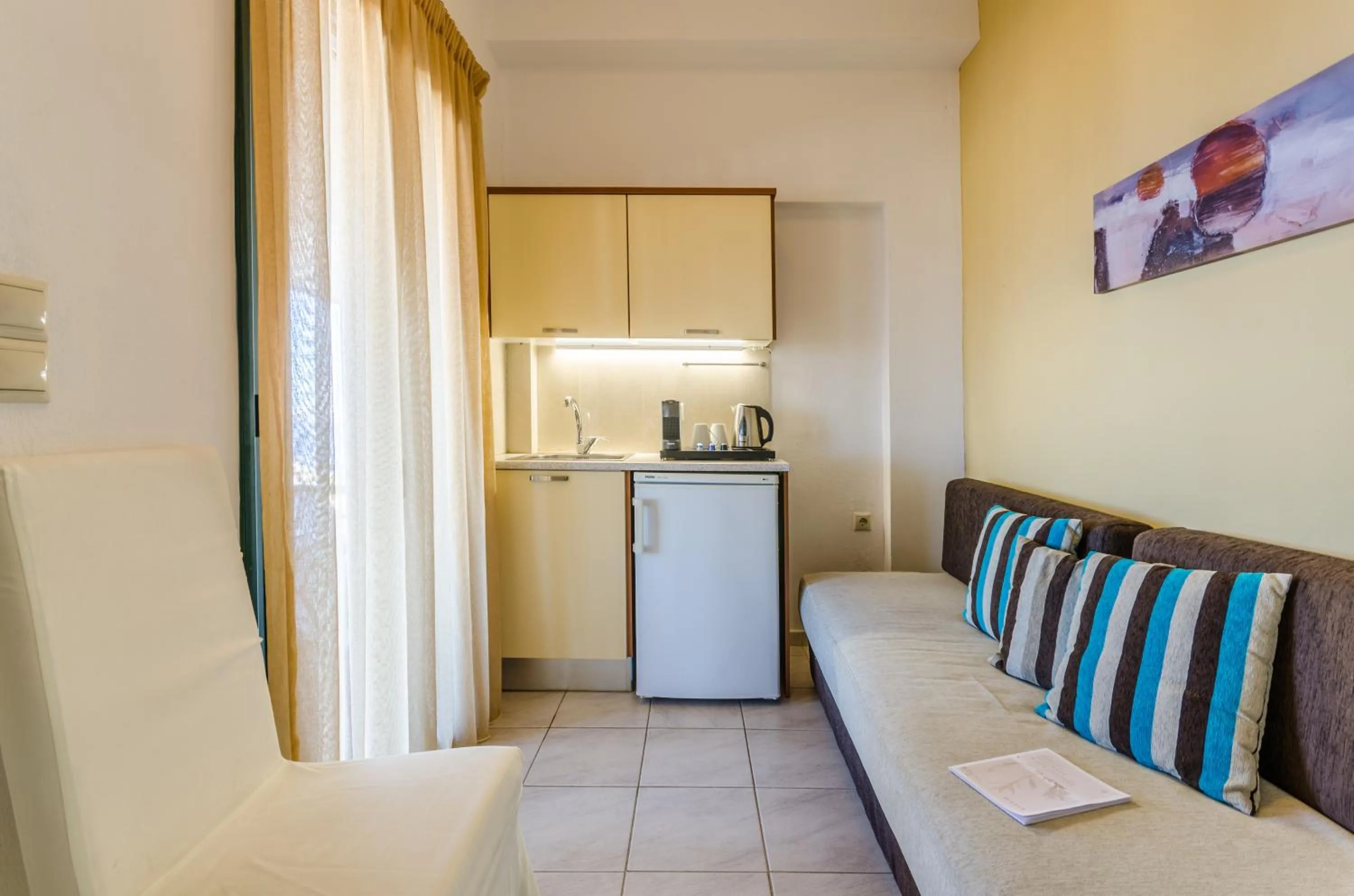 Coffee/tea facilities in Pela Mare Hotel