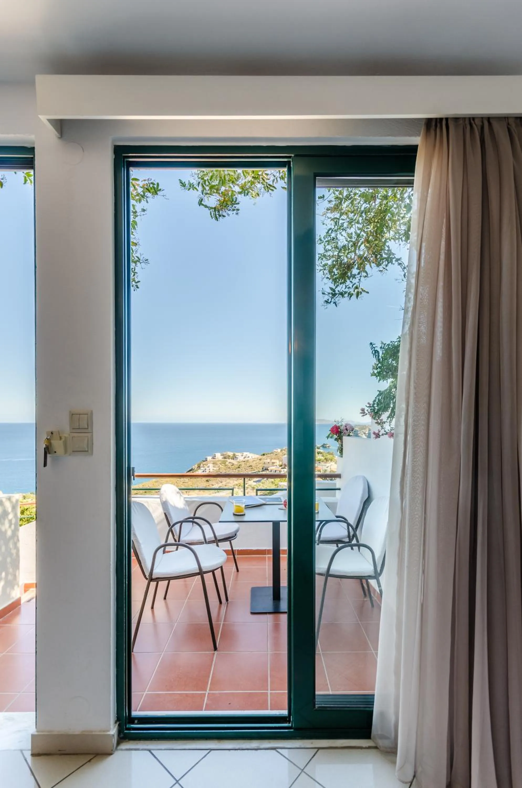 Day in Pela Mare Hotel