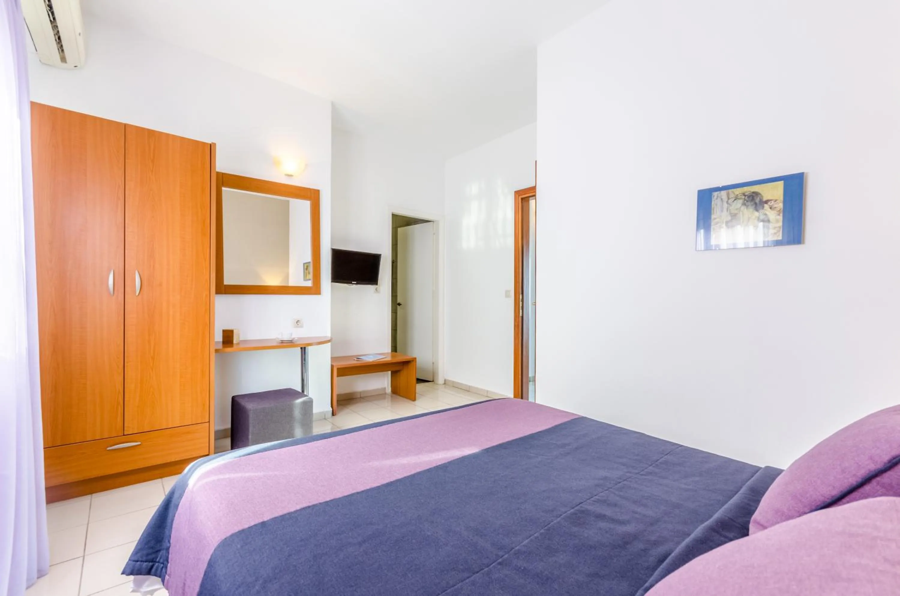 Photo of the whole room, Bed in Pela Mare Hotel