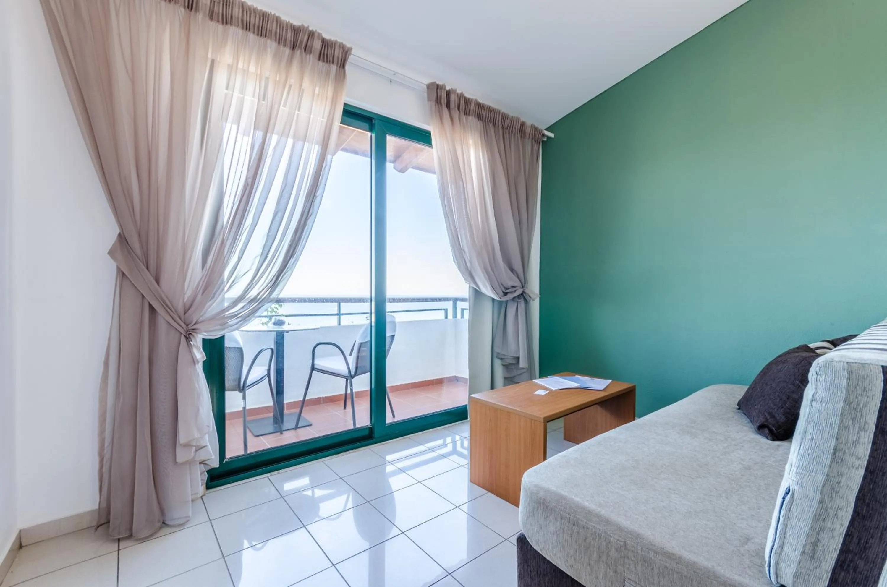 Balcony/Terrace, Bed in Pela Mare Hotel