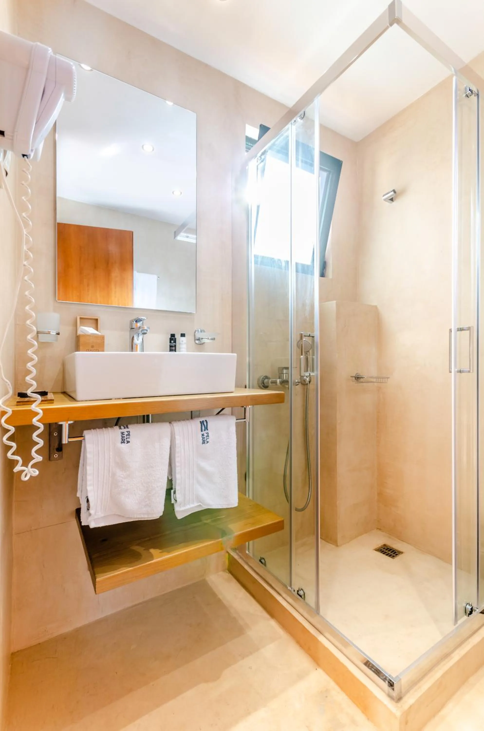 Shower in Pela Mare Hotel