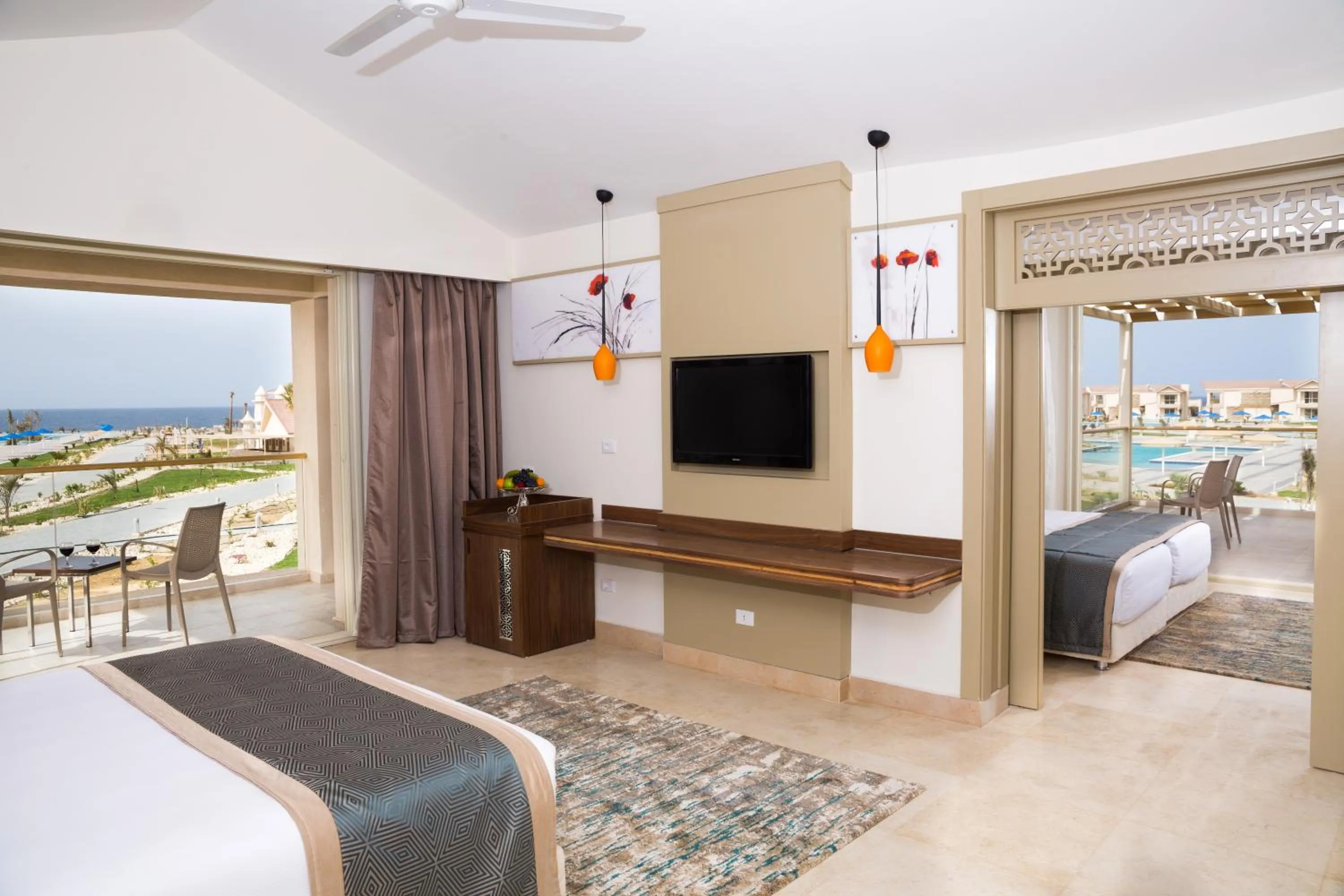 Bedroom, Bed in Pickalbatros Sea World Resort - Marsa Alam