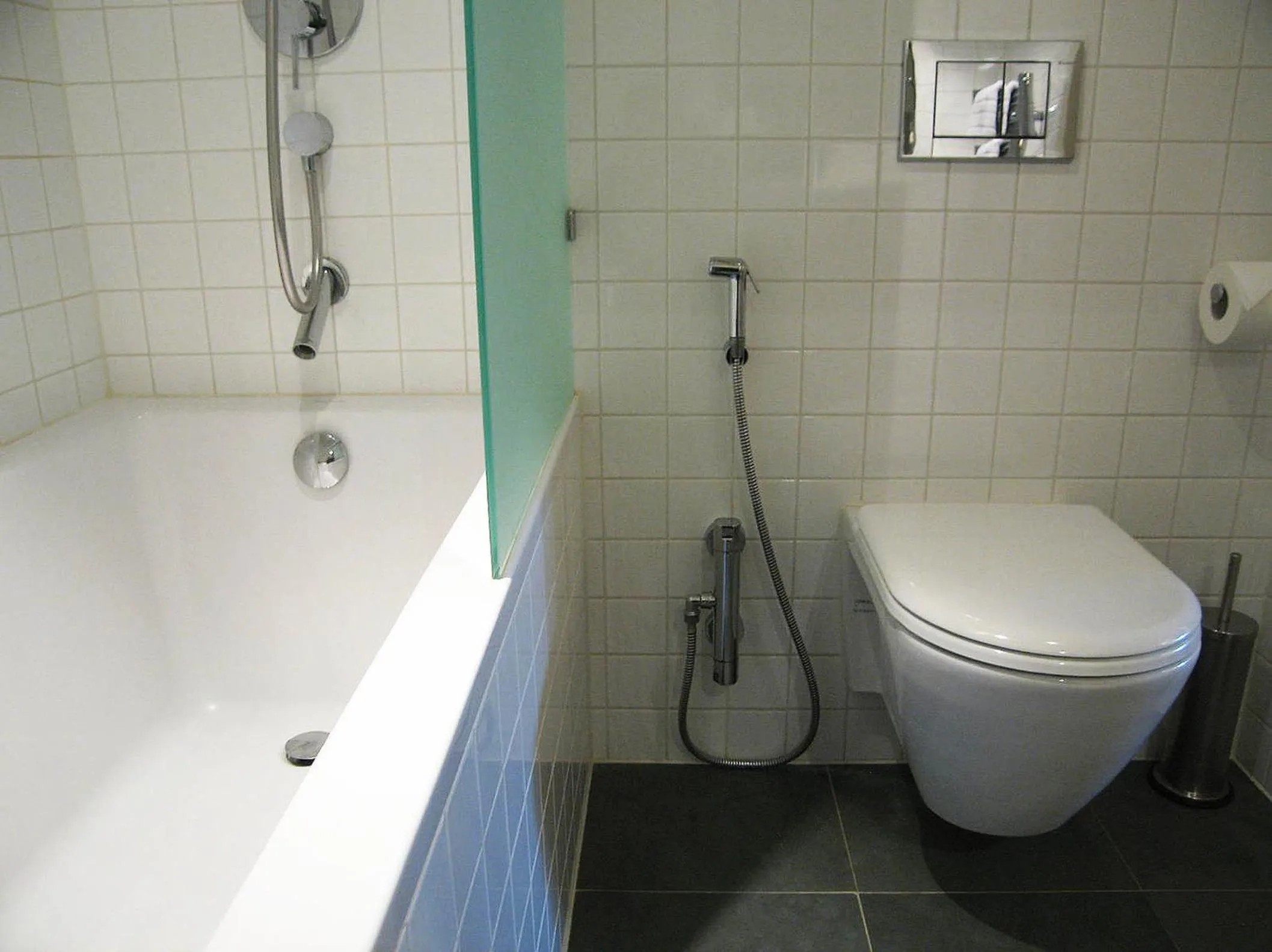 Shower in Amsterdam Canal Guest Apartment