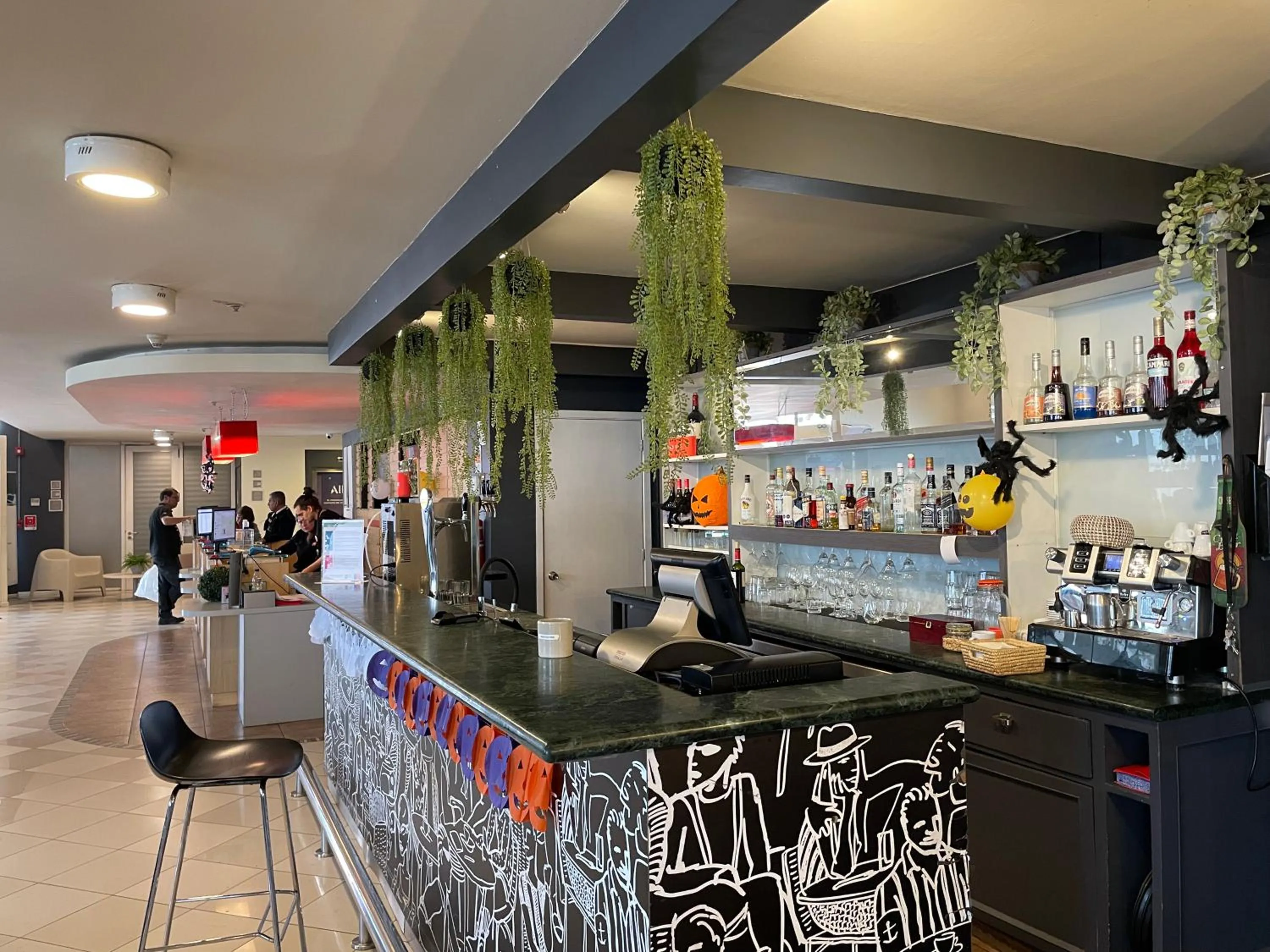 Restaurant/places to eat in ibis Santiago Estacion Central