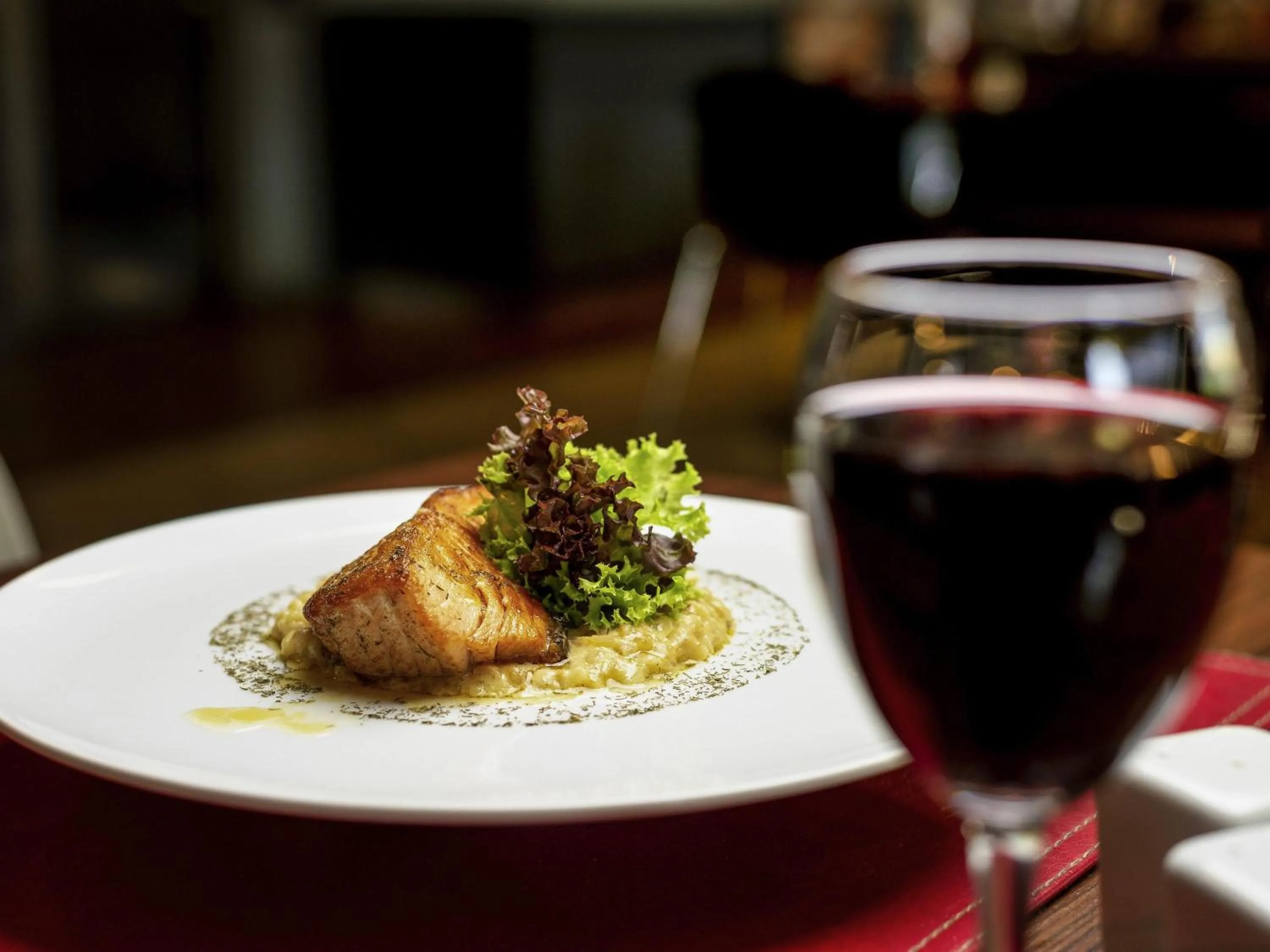 Restaurant/places to eat in ibis Santiago Estacion Central