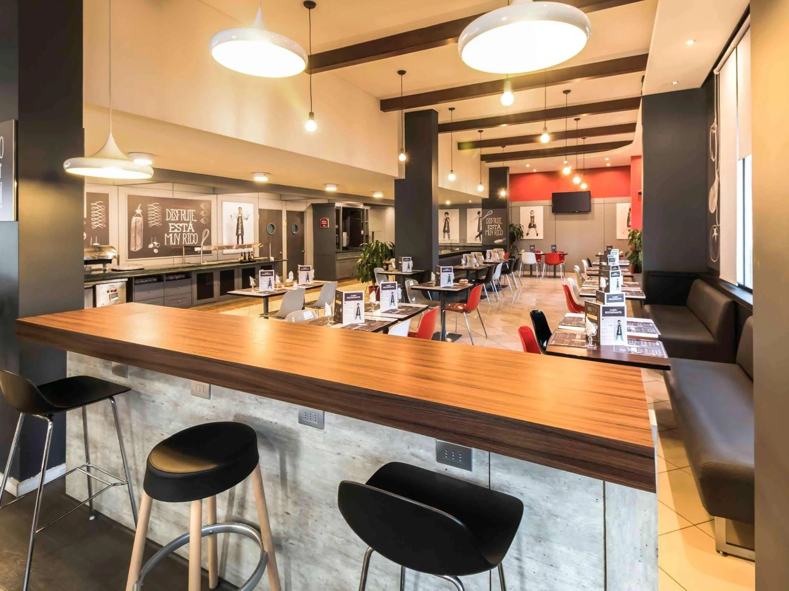 Property building in ibis Santiago Estacion Central