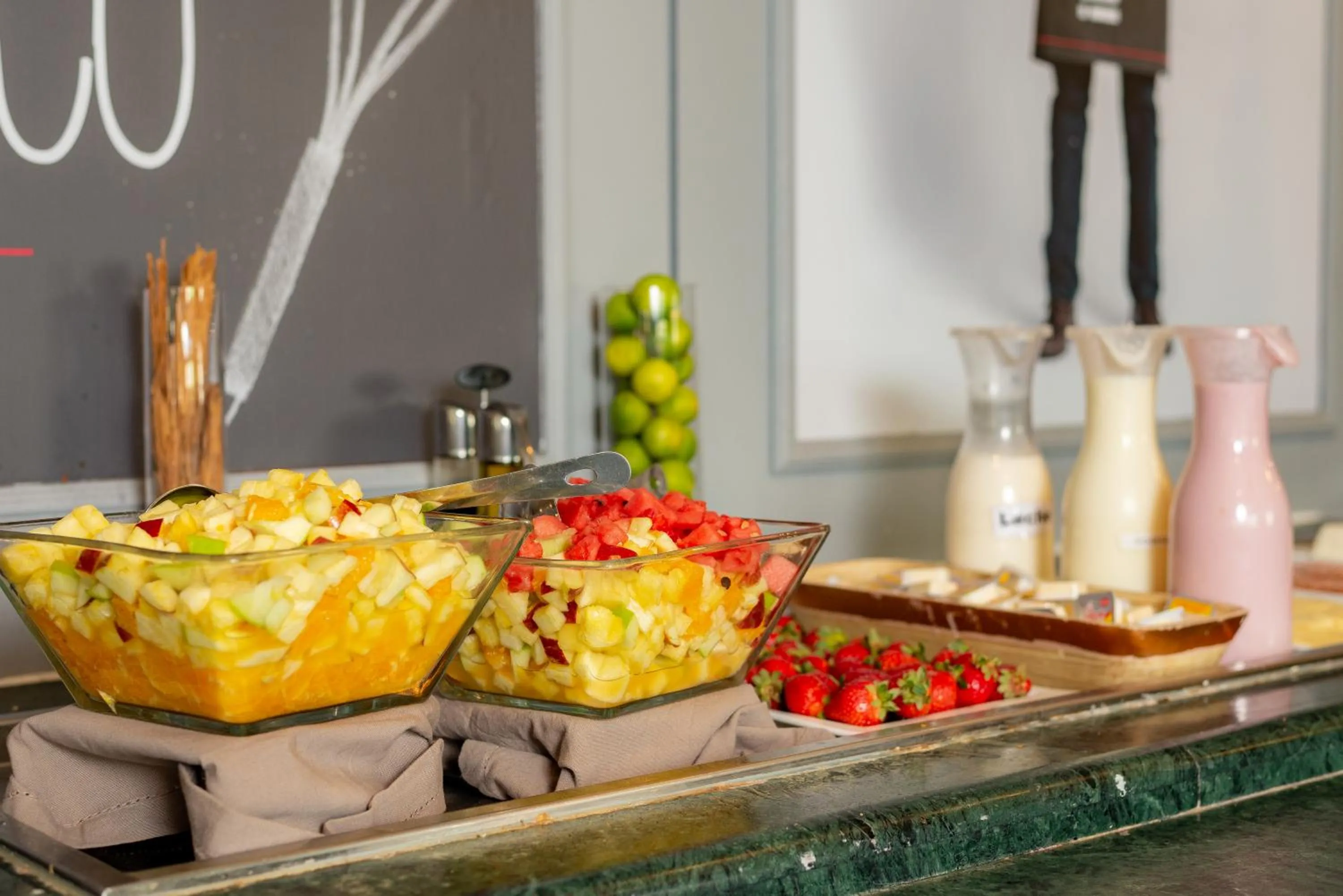 Food and drinks in ibis Santiago Estacion Central