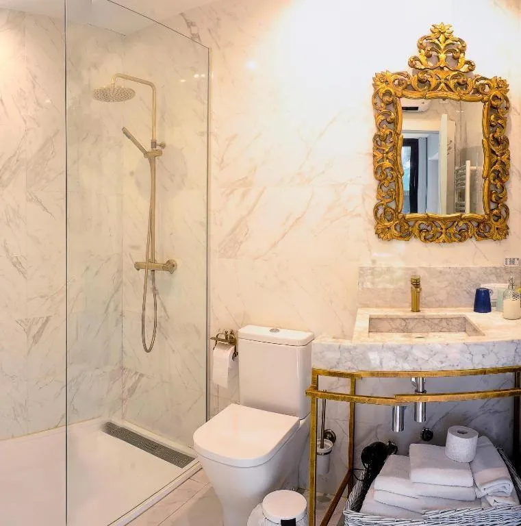 Shower in Hotel Boutique Pinar by Bossh! Hotels