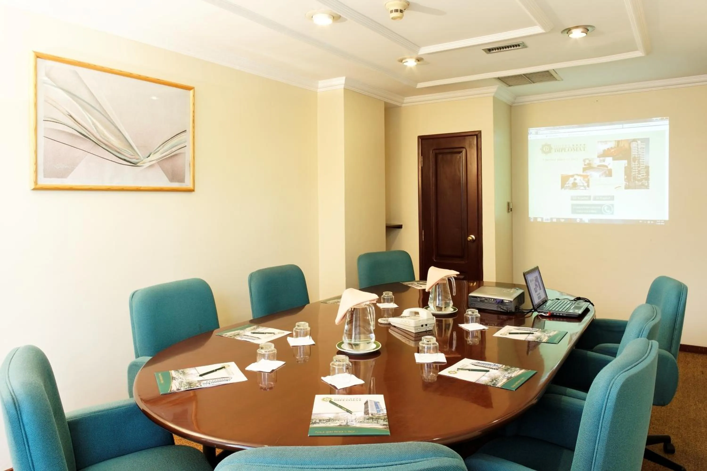 Business facilities in Hotel Diplomat