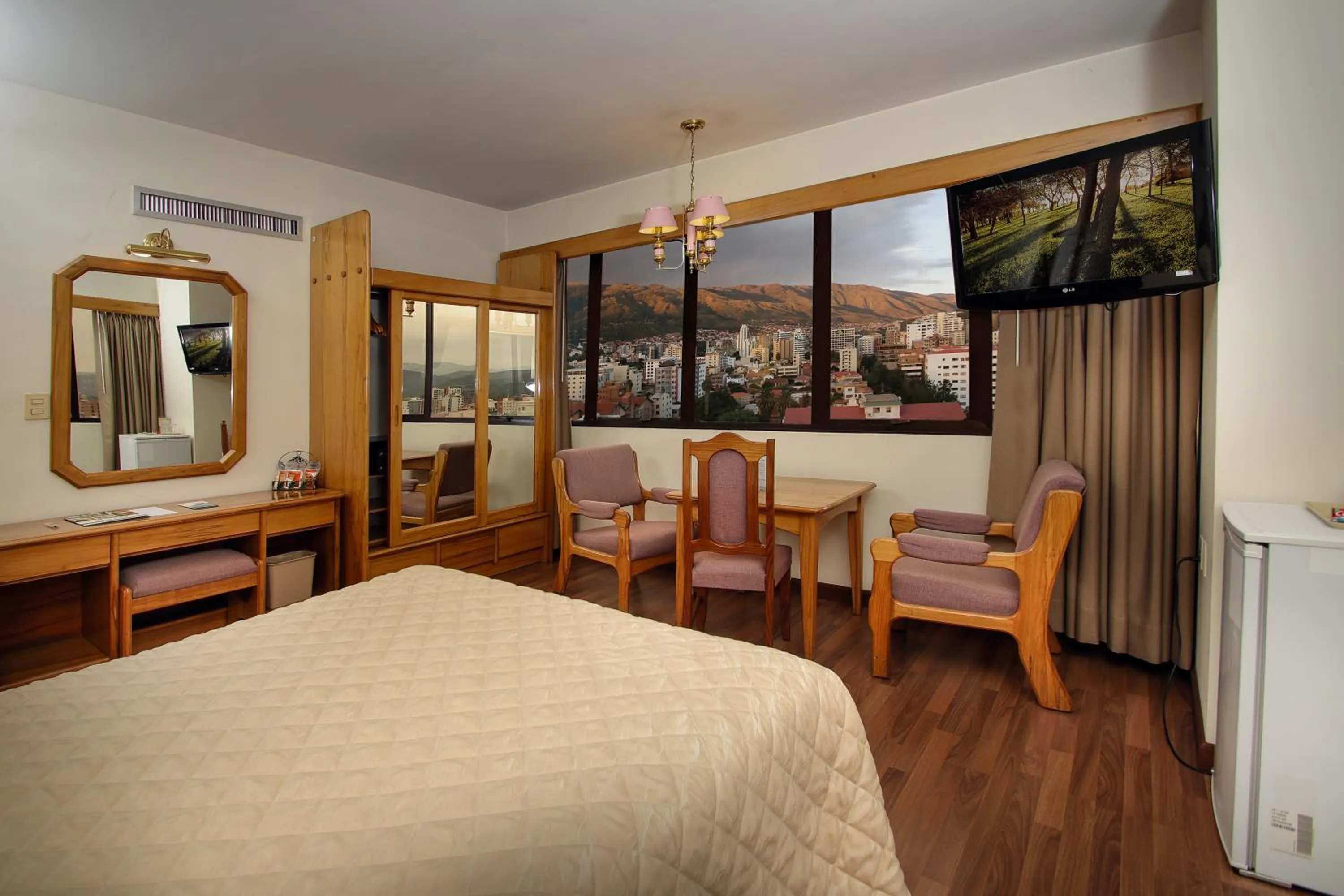 Photo of the whole room, Bed in Hotel Diplomat