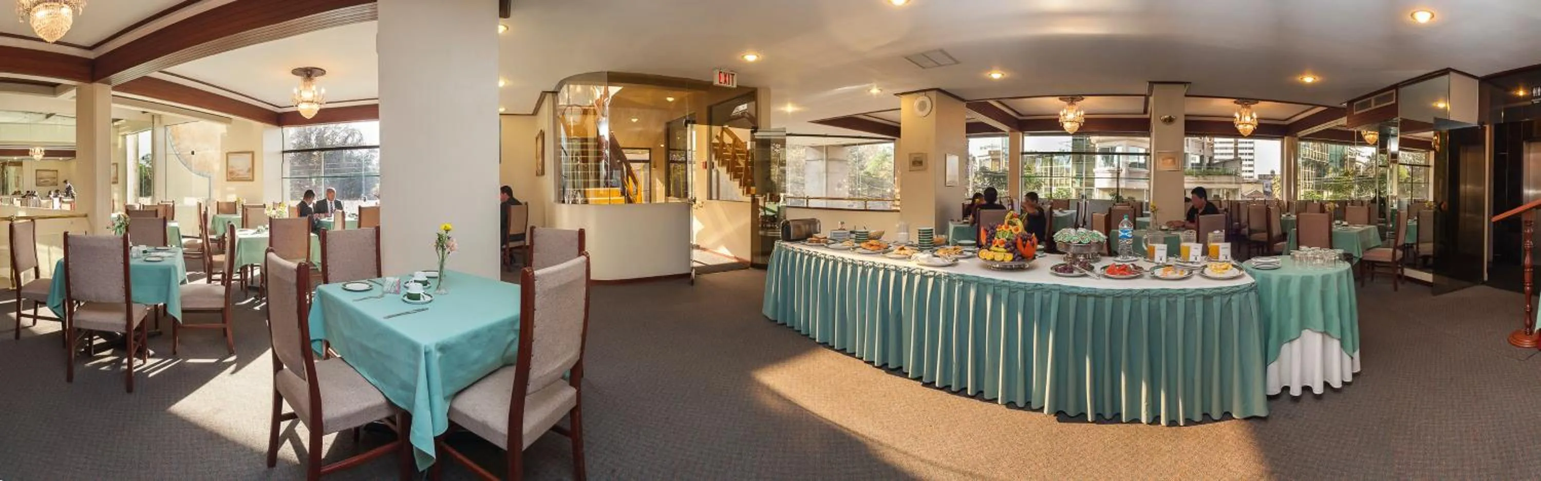 Restaurant/places to eat in Hotel Diplomat