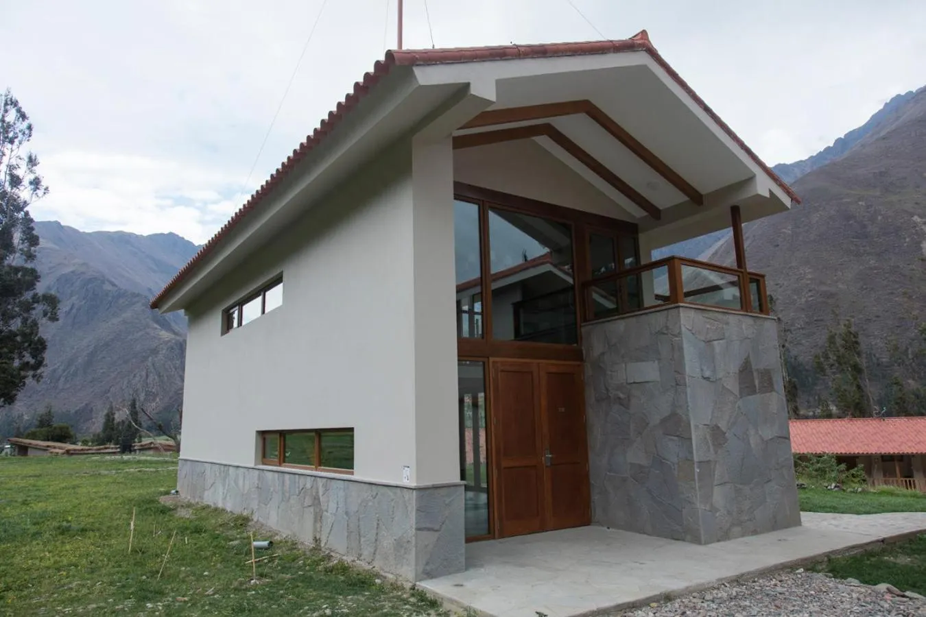 Mountain view in Del Pilar Ollantaytambo