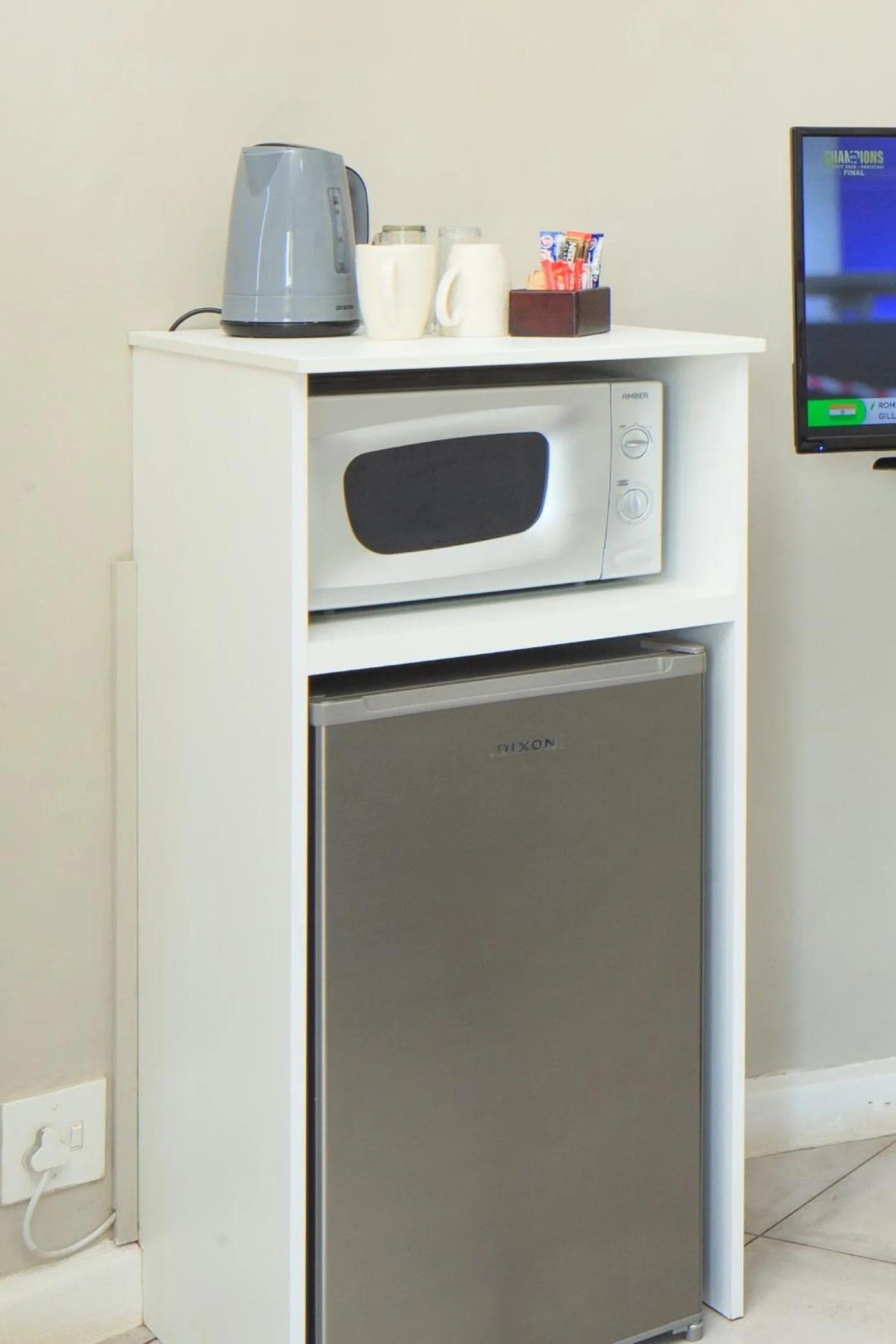 Coffee/tea facilities in Mount Currie Inn