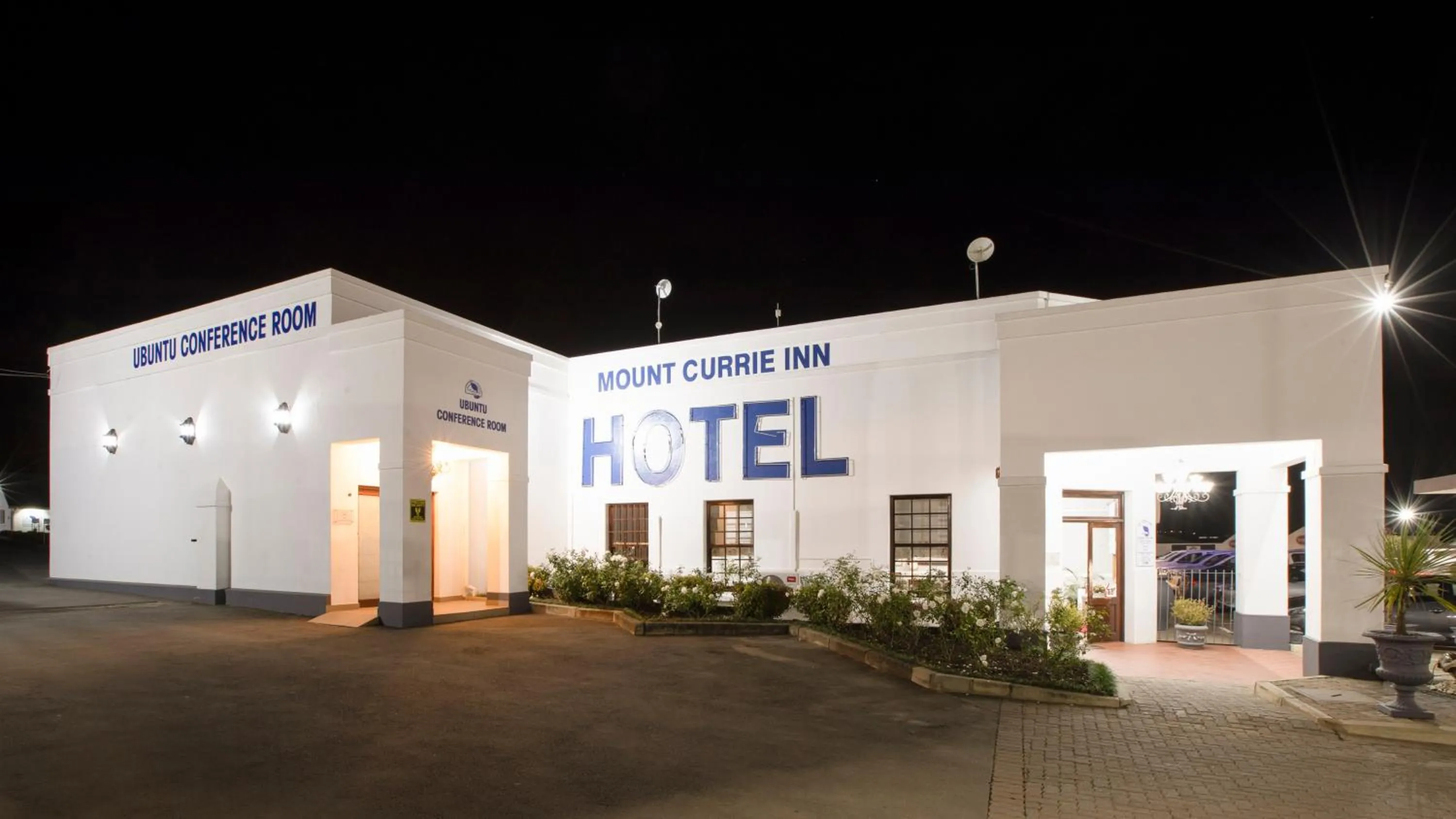 Property building in Mount Currie Inn