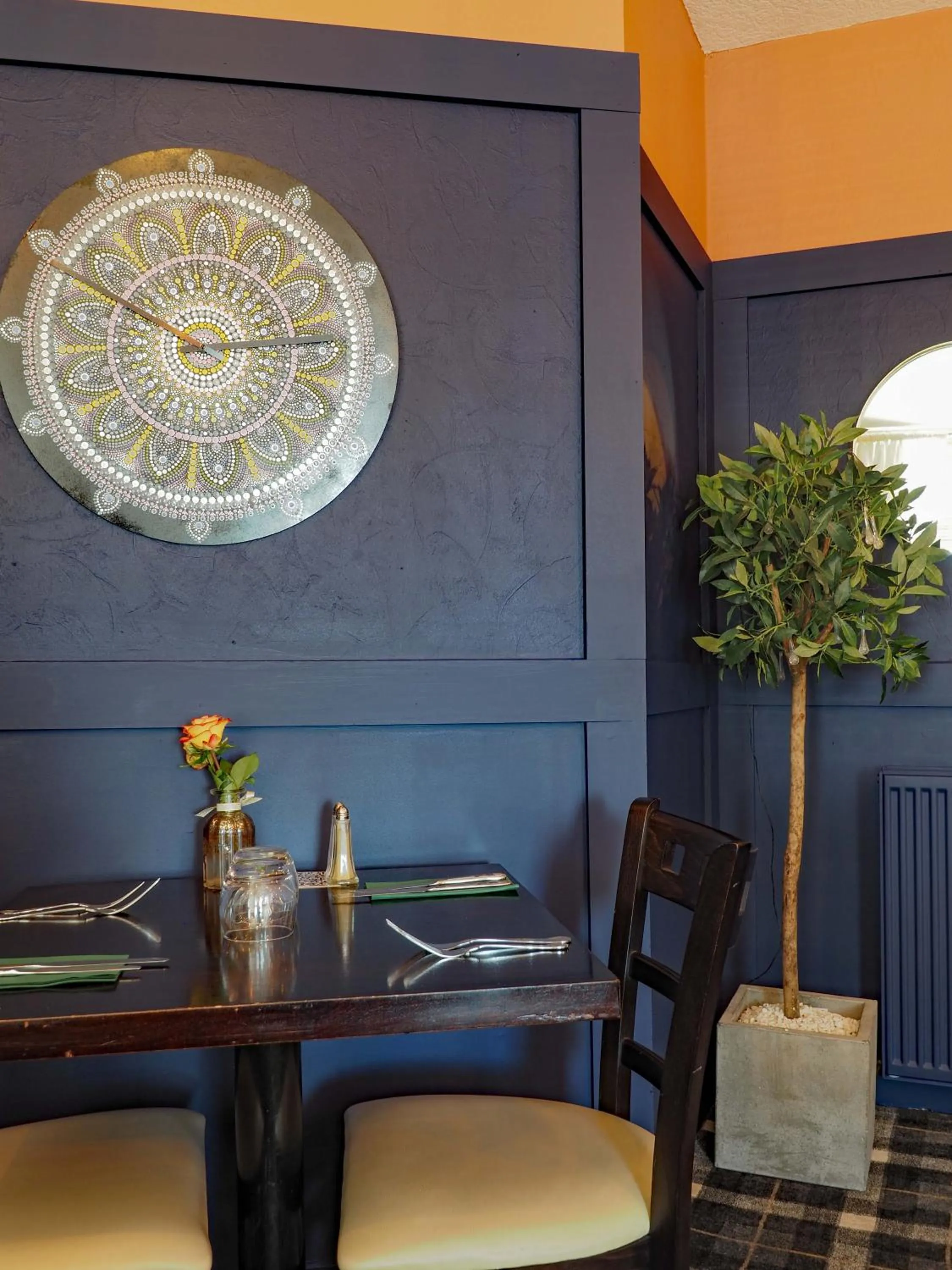 Restaurant/places to eat in The Old Cross Inn