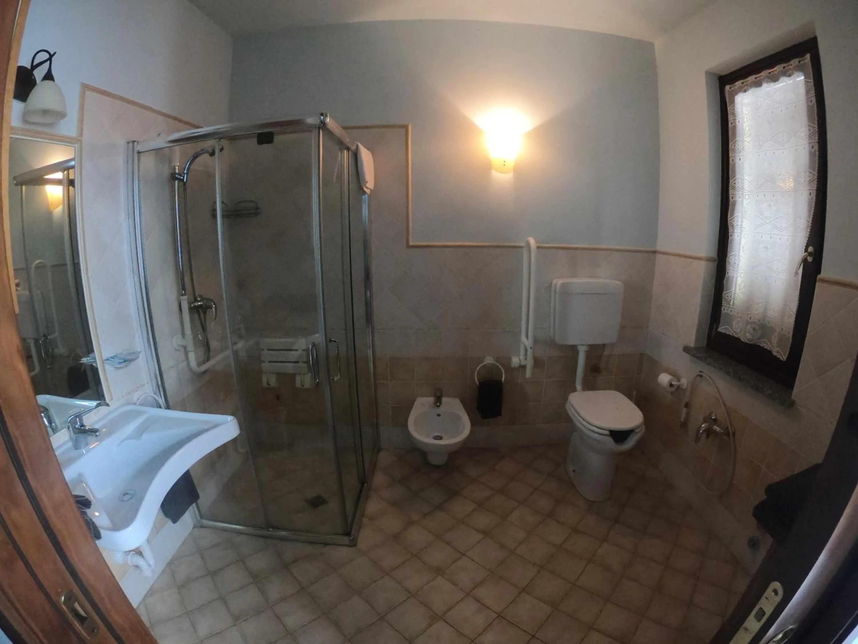 Tra... Monti E Vigne