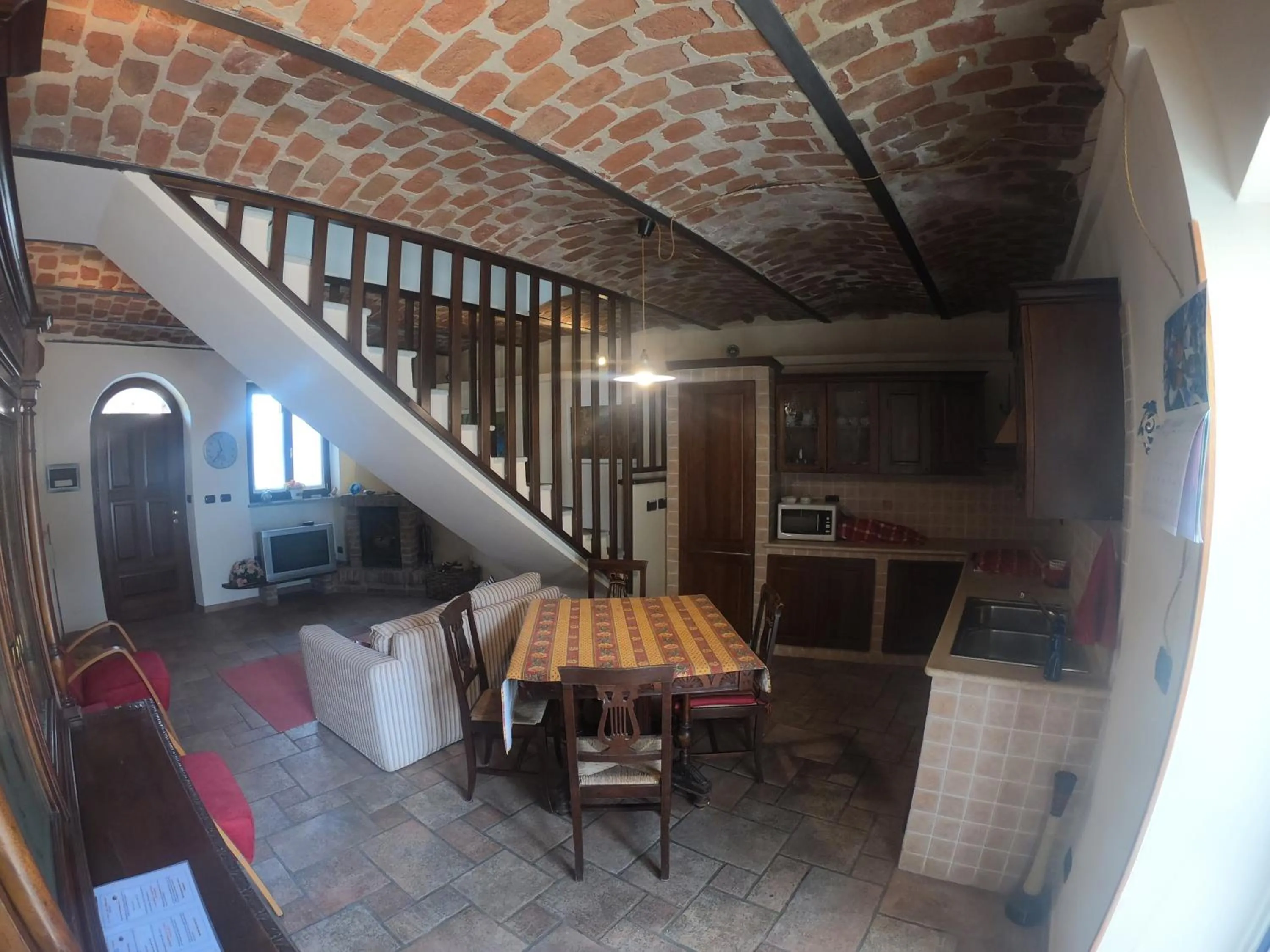 Tra... Monti E Vigne