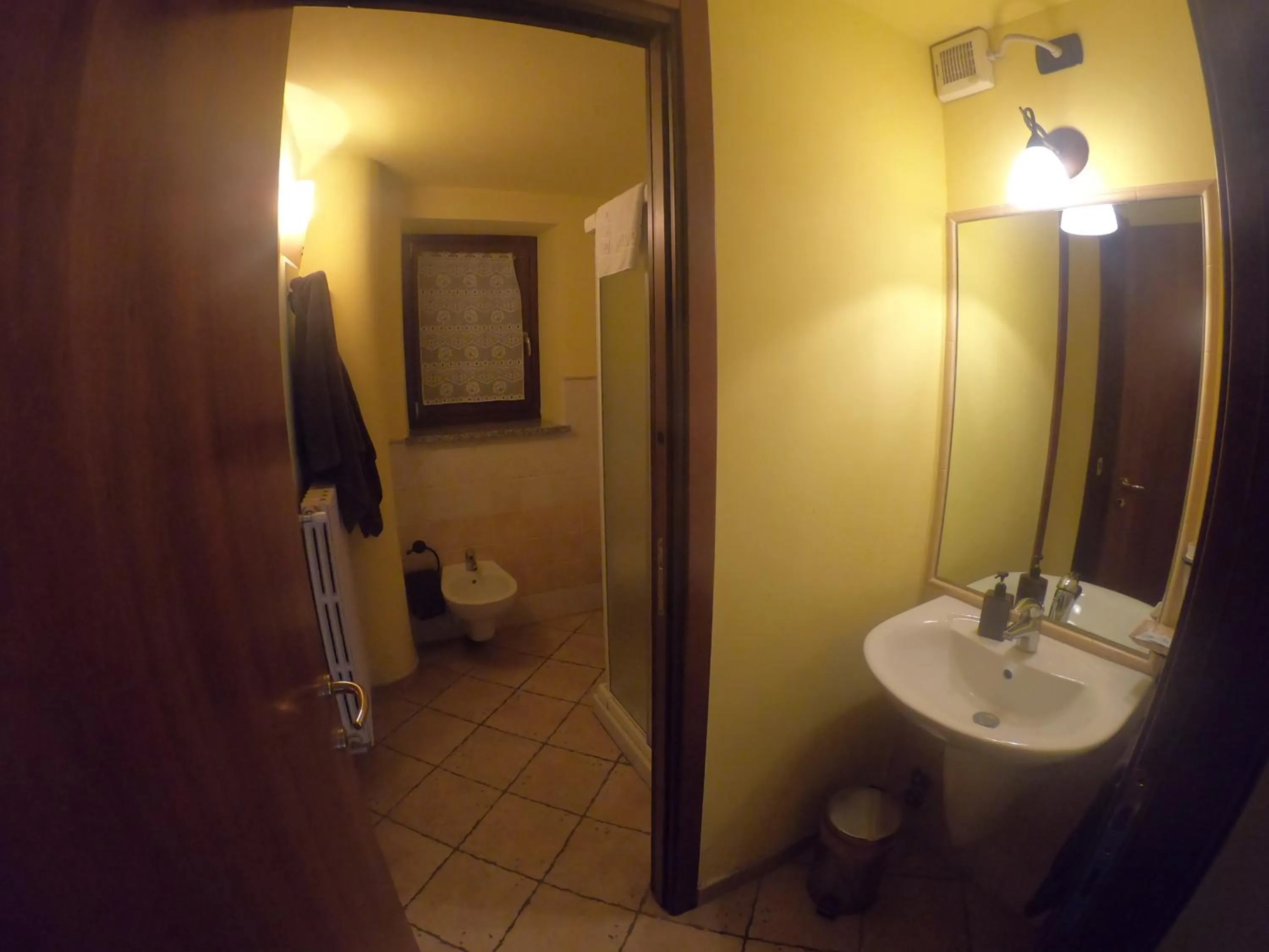 Tra... Monti E Vigne