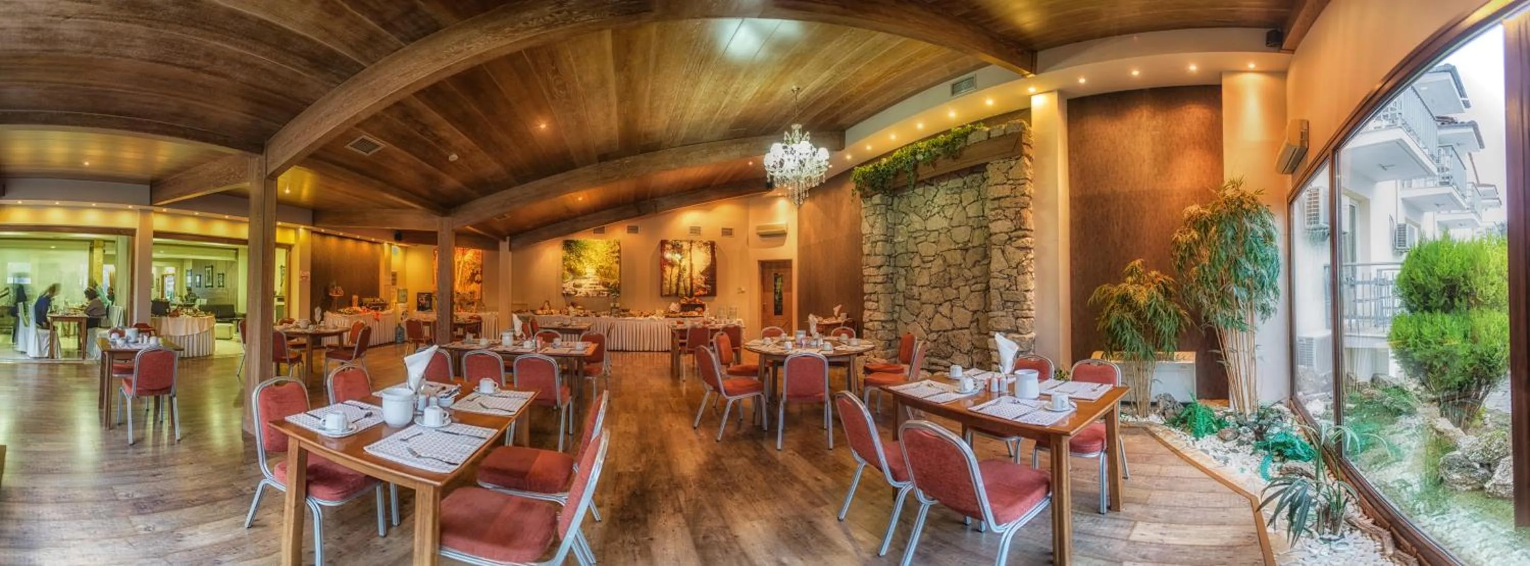 Restaurant/places to eat in Tselikas Hotel