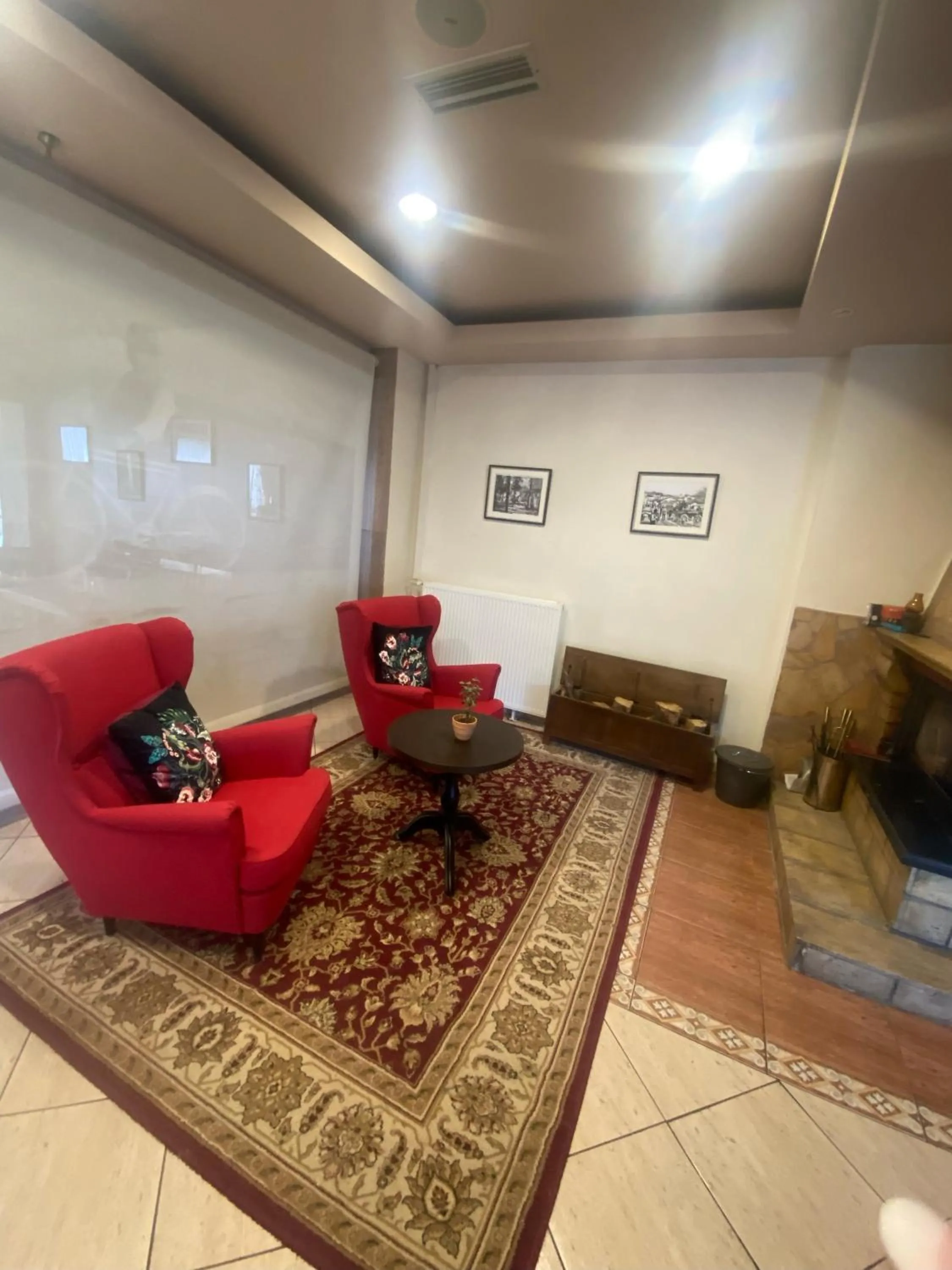 flat iron in Tselikas Hotel