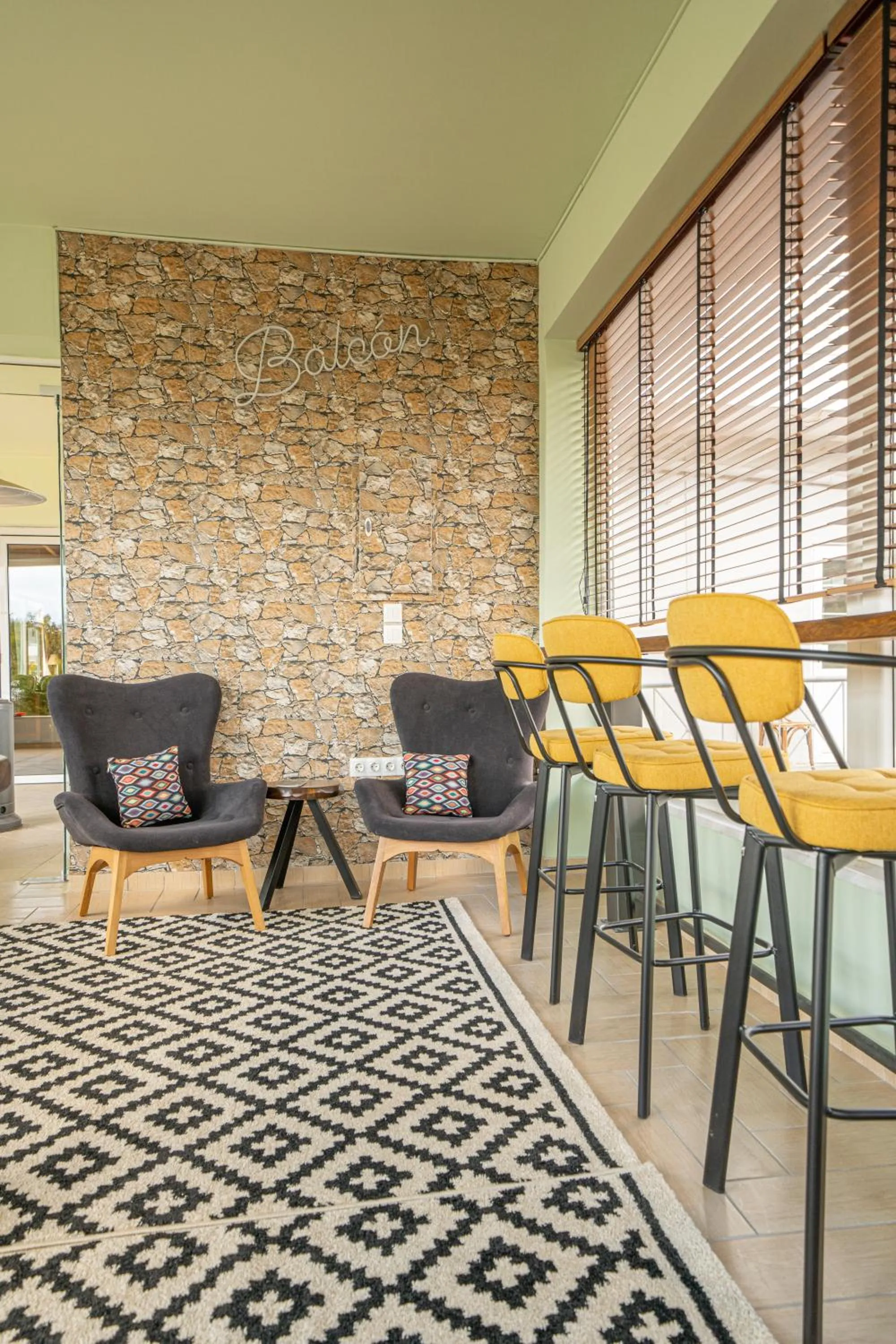 Coffee/tea facilities in Tselikas Hotel