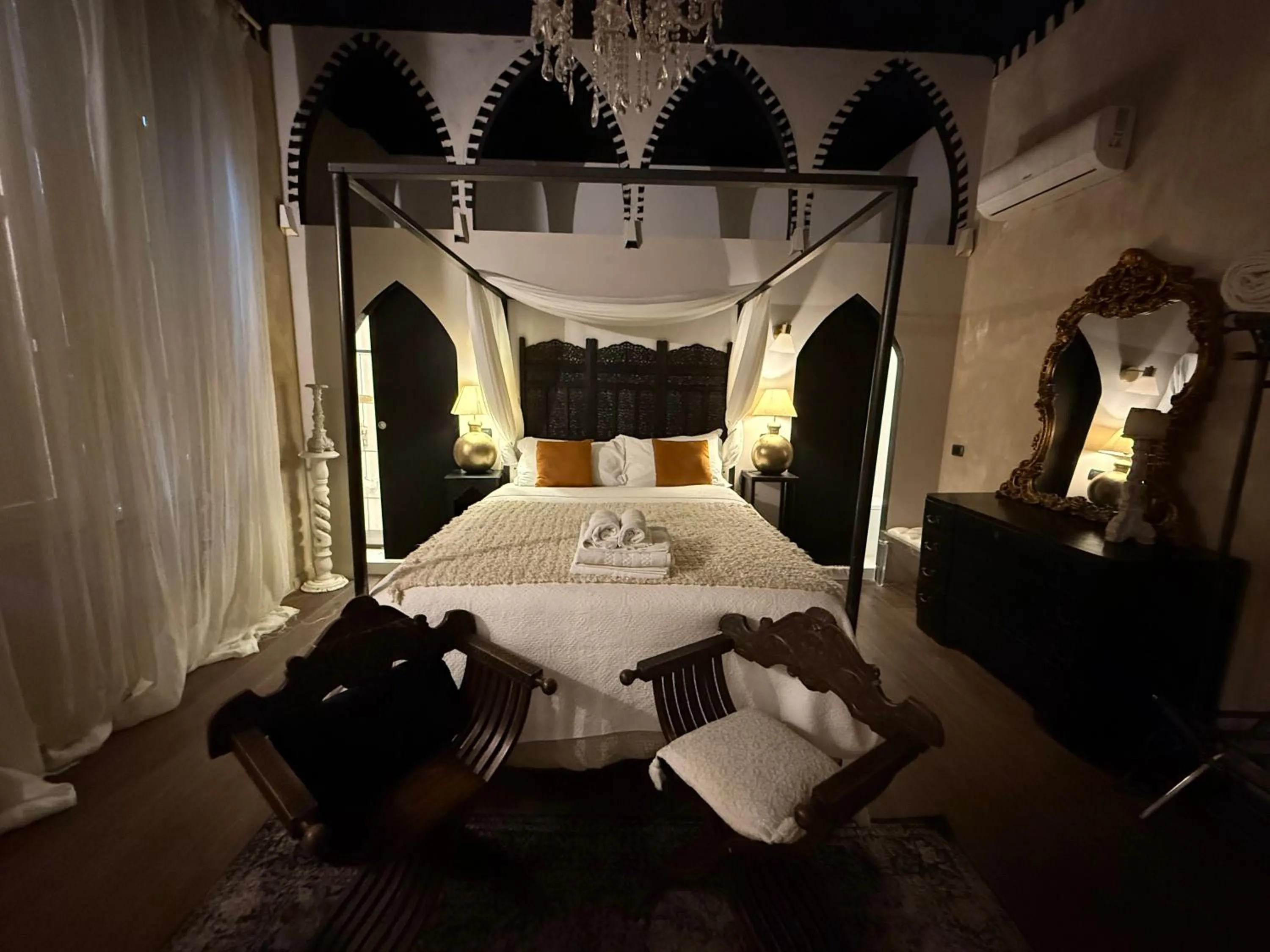 Photo of the whole room, Bed in Les Chambres de Amelie B&B